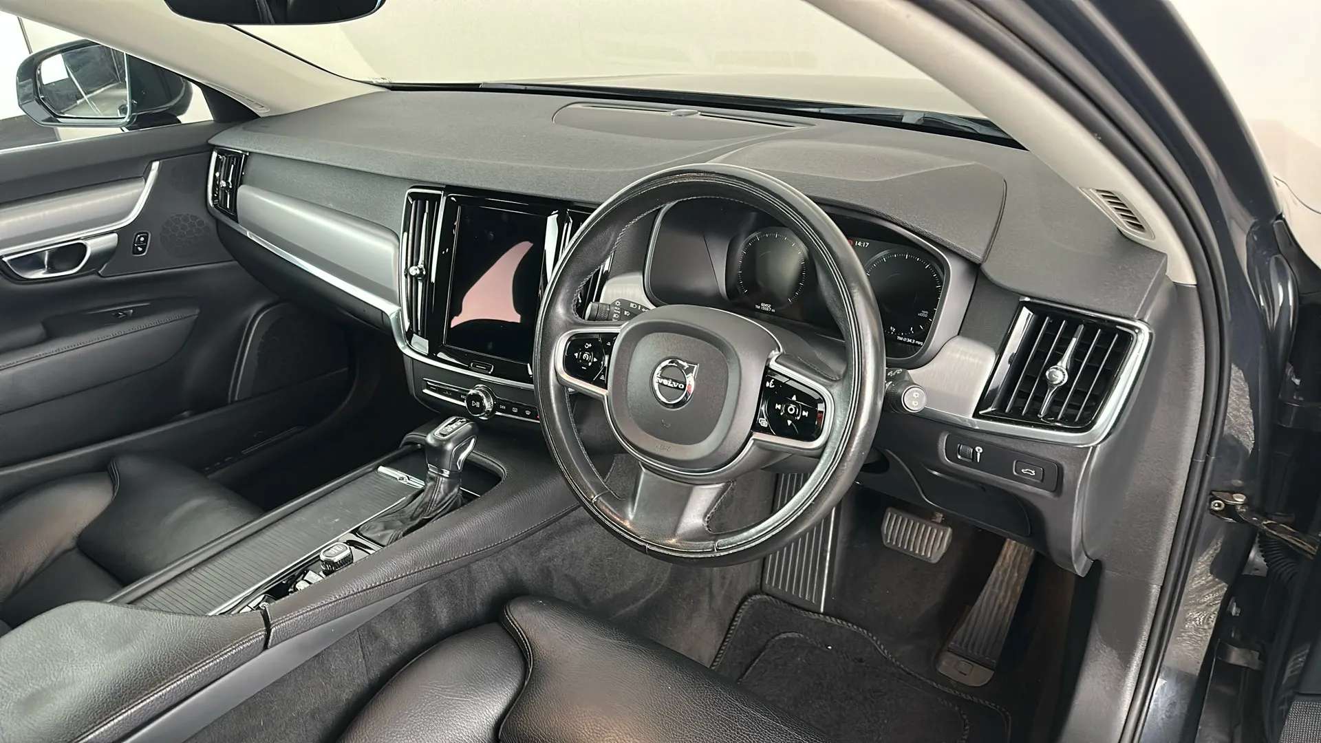 2019 VOLVO V90 2019 VOLVO V90