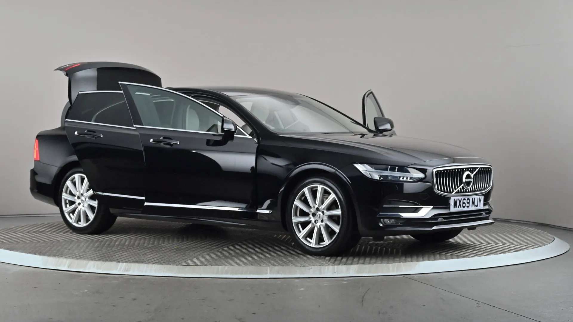 2019 VOLVO S90 2019 VOLVO S90