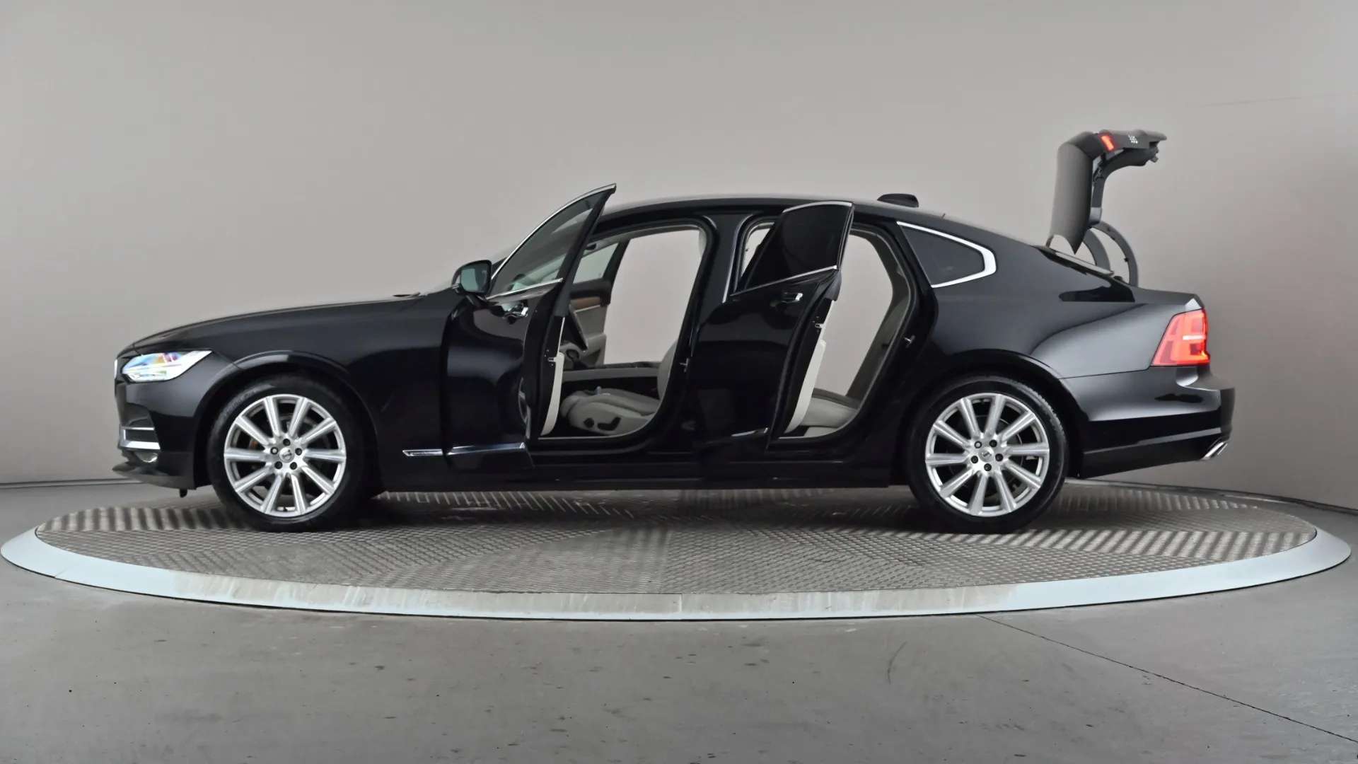 2019 VOLVO S90 2019 VOLVO S90