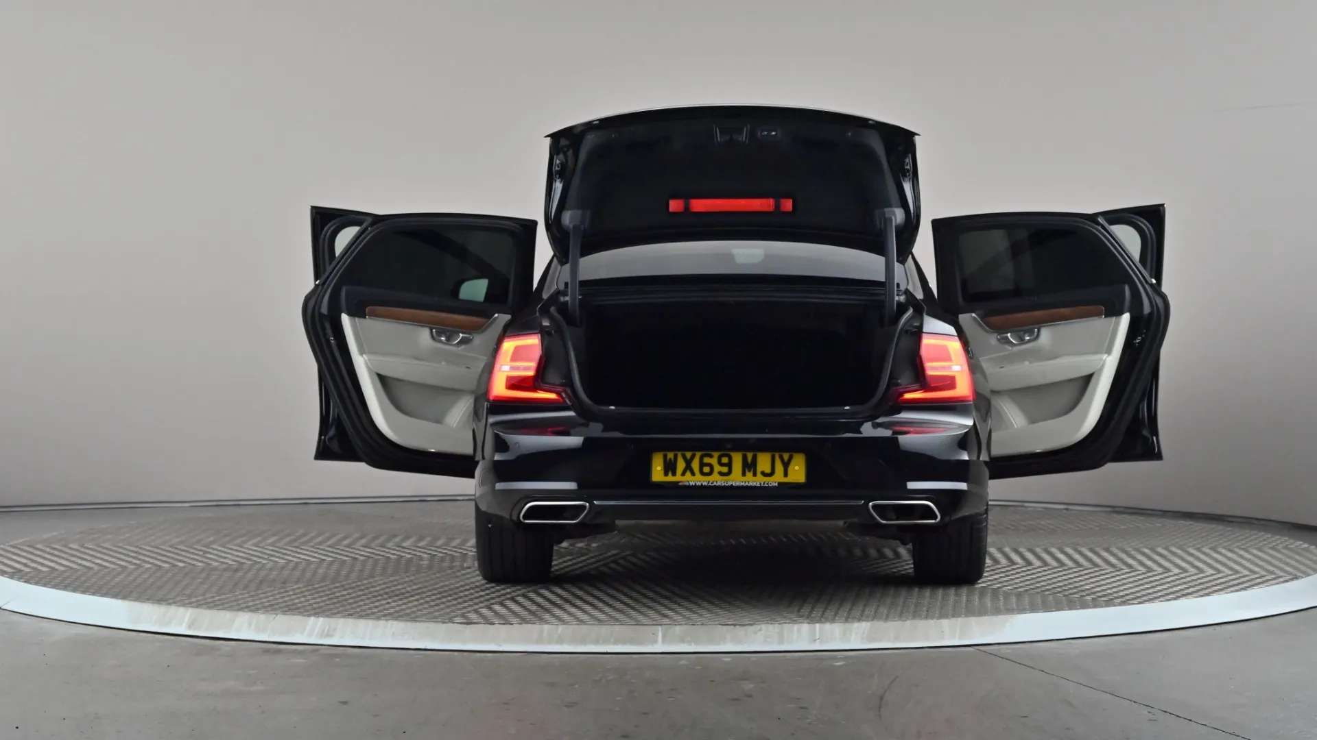 2019 VOLVO S90 2019 VOLVO S90