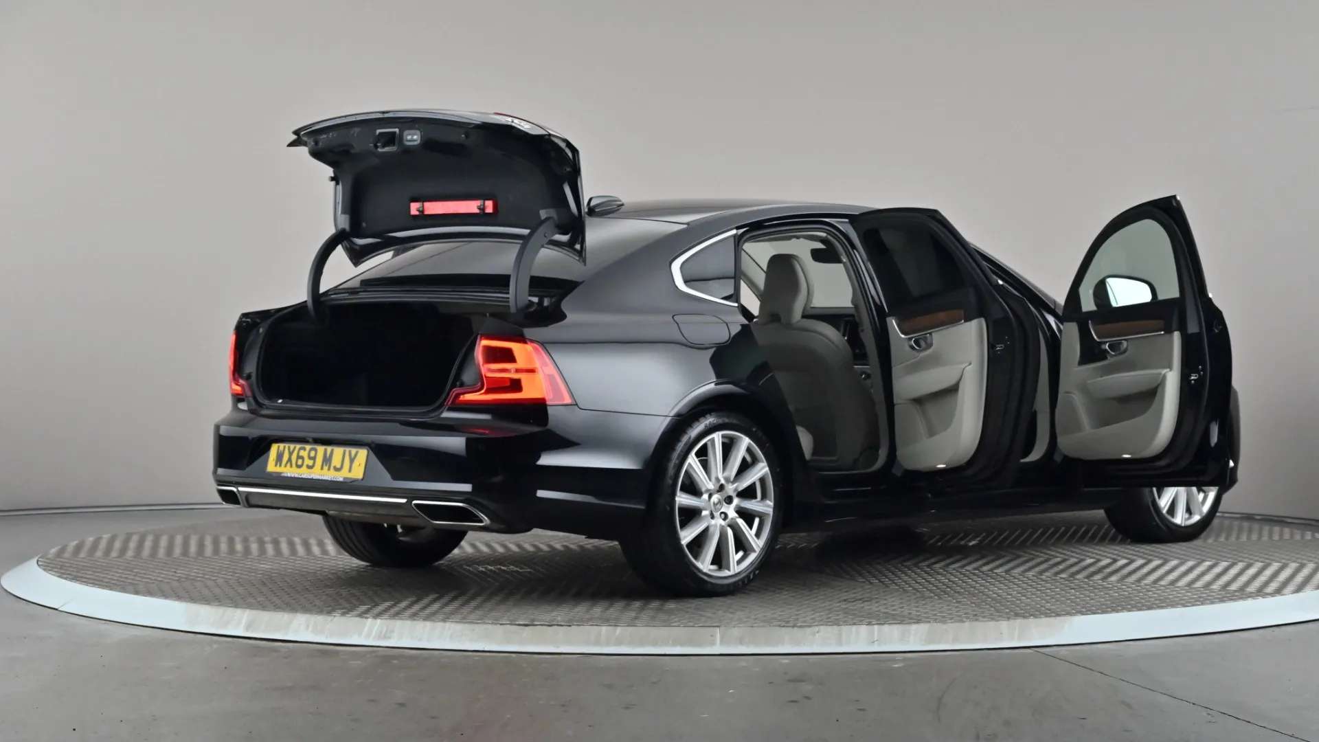 2019 VOLVO S90 2019 VOLVO S90