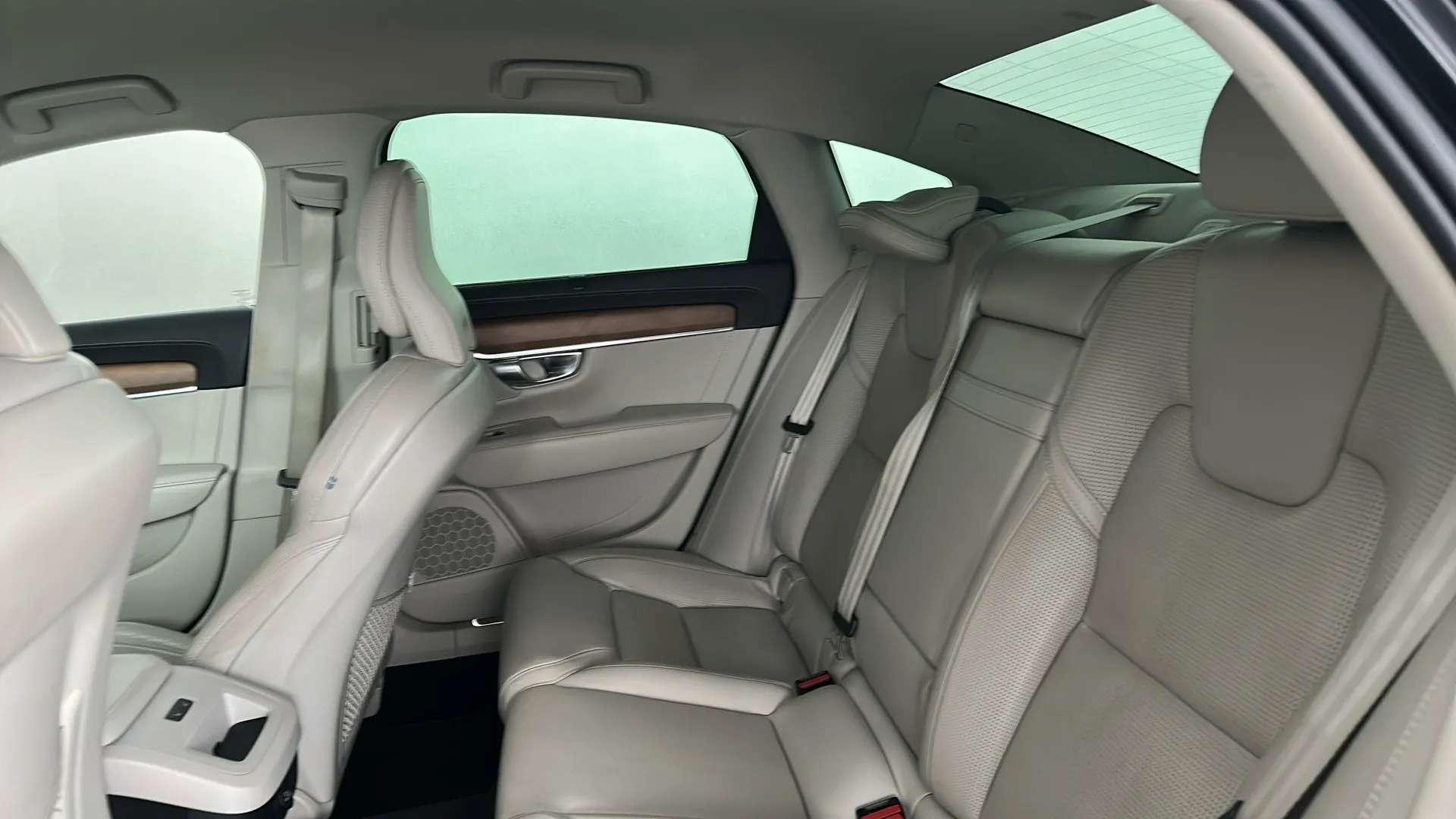 2019 VOLVO S90 2019 VOLVO S90