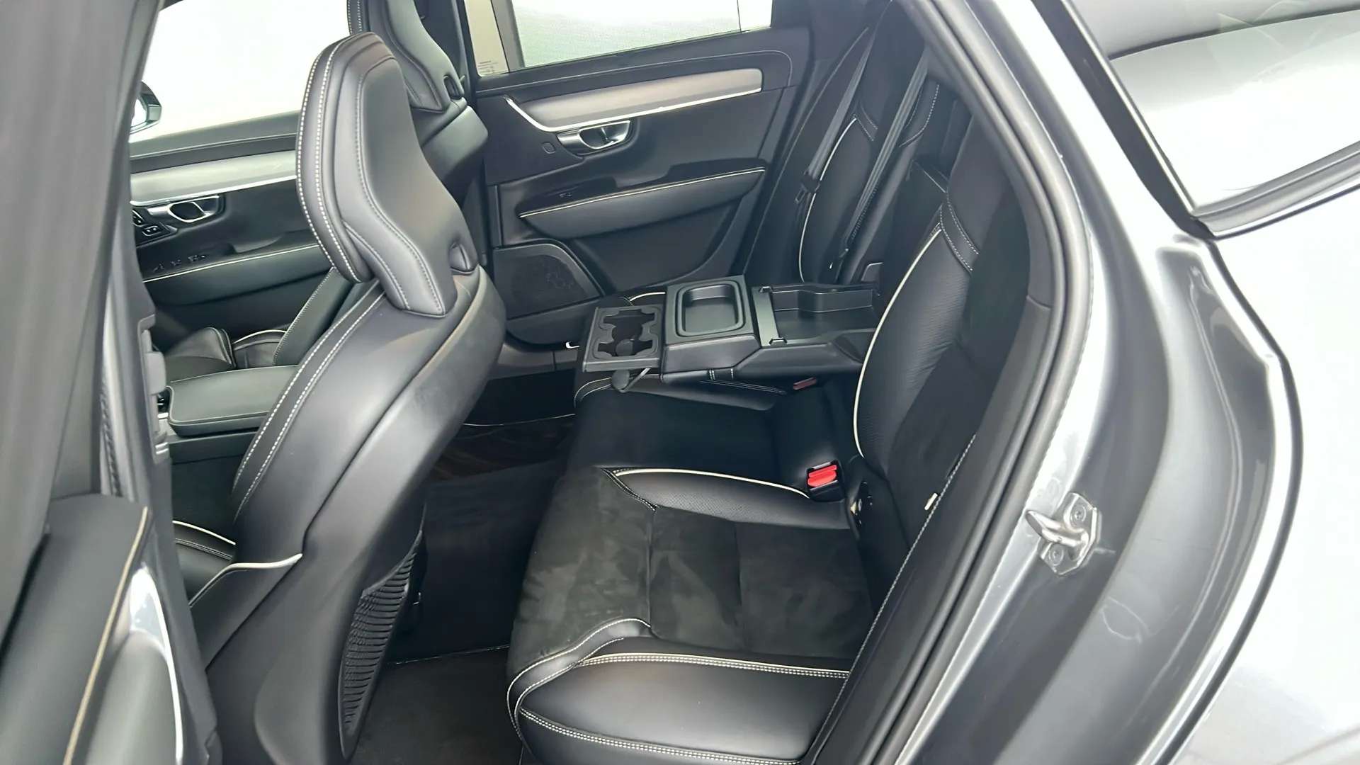 2020 VOLVO S90 2020 VOLVO S90