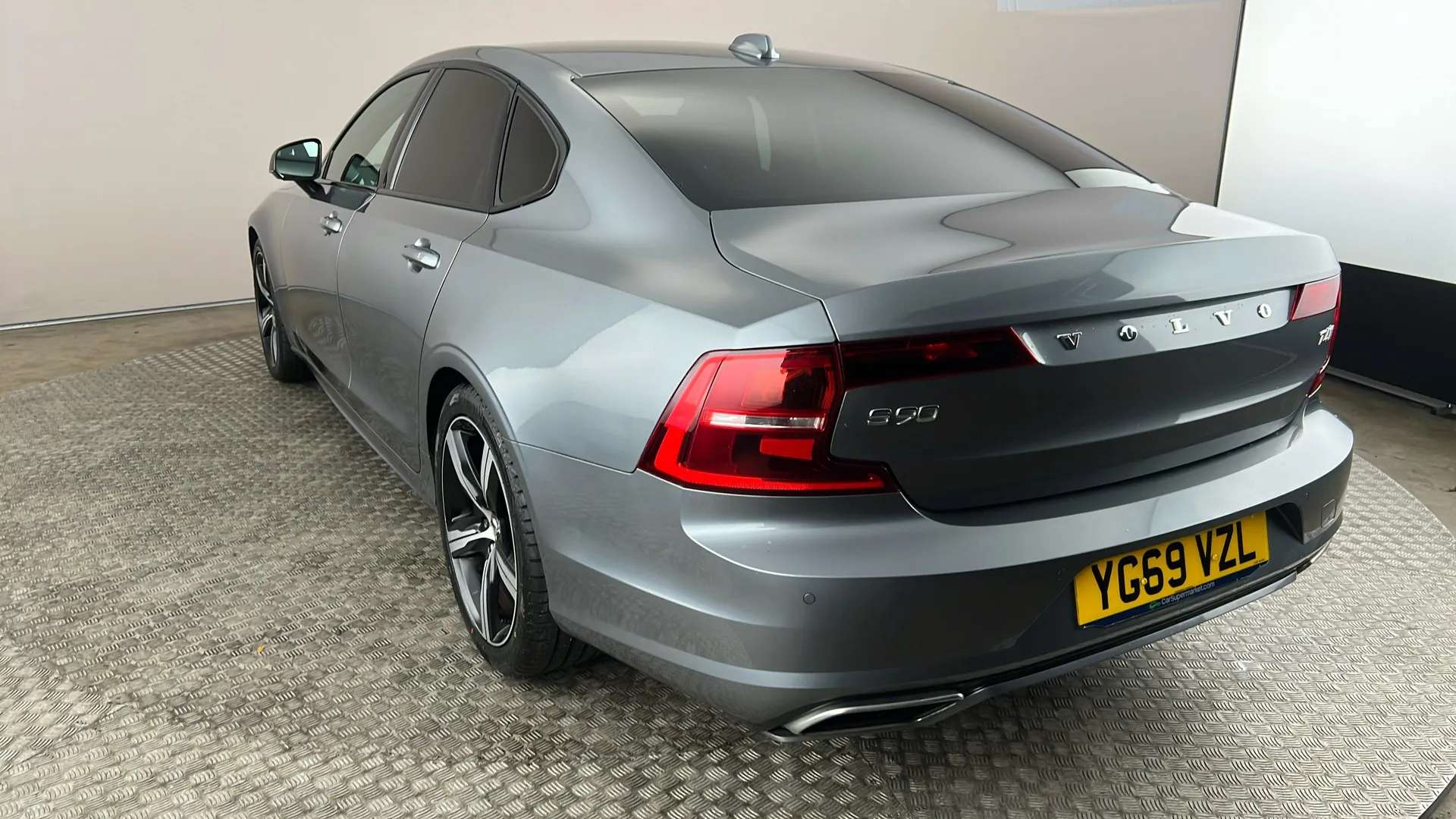 2020 VOLVO S90 2020 VOLVO S90