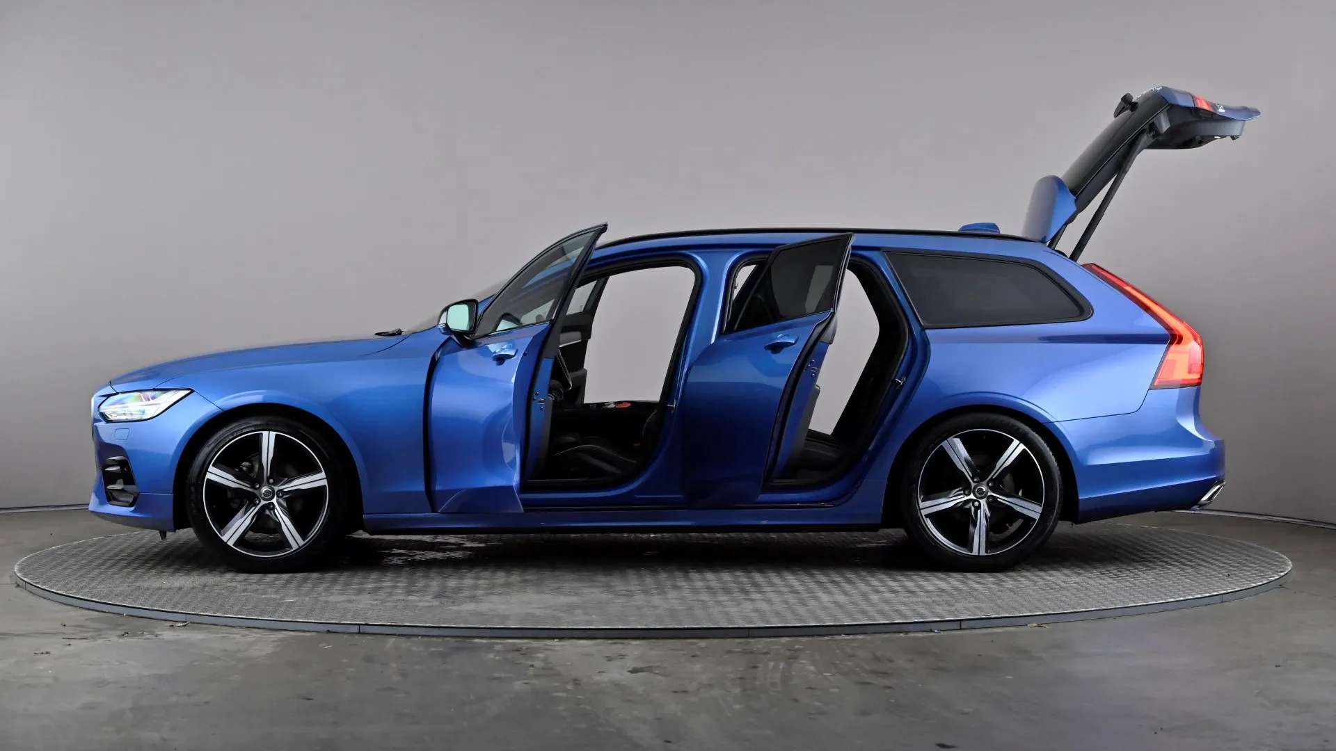 2019 VOLVO V90 2019 VOLVO V90