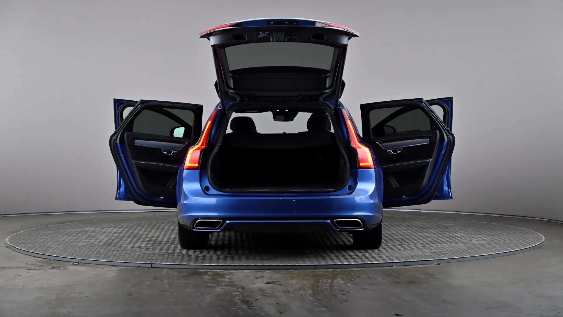 2019 VOLVO V90 2019 VOLVO V90