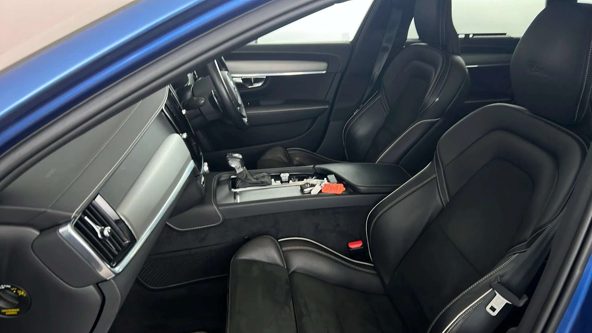 2019 VOLVO V90 2019 VOLVO V90