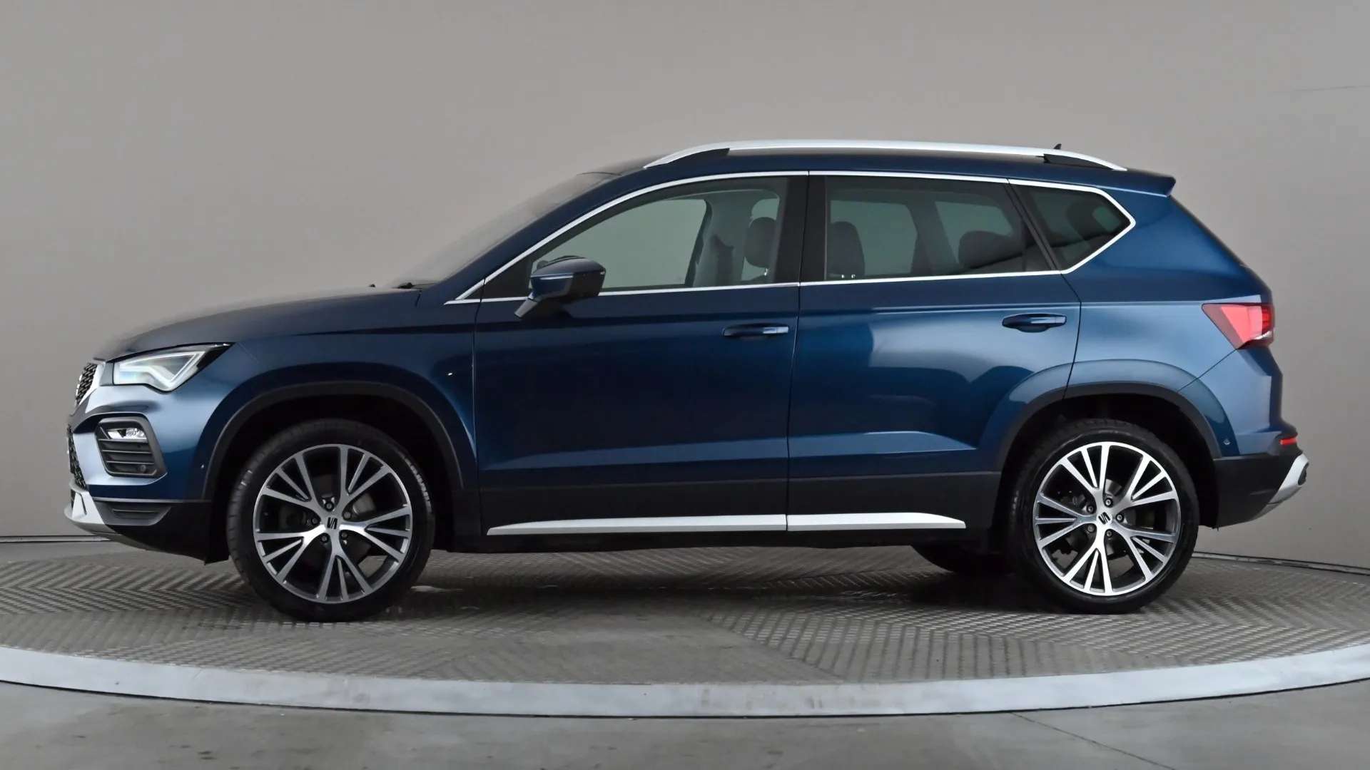 A 2022 SEAT ATECA 2.0 TSI Xperience Lux DSG 4Drive A 2022 SEAT ATECA 2.0 TSI Xperience Lux DSG 4Drive