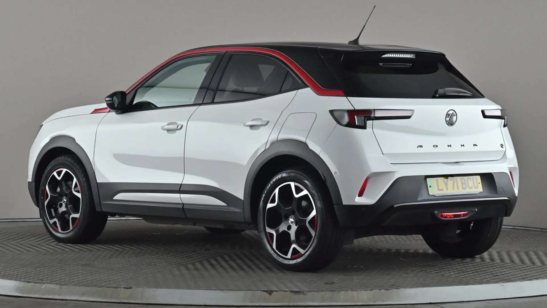 A 2022 VAUXHALL MOKKA 100kW SRi Premium 50kWh Auto A 2022 VAUXHALL MOKKA 100kW SRi Premium 50kWh Auto
