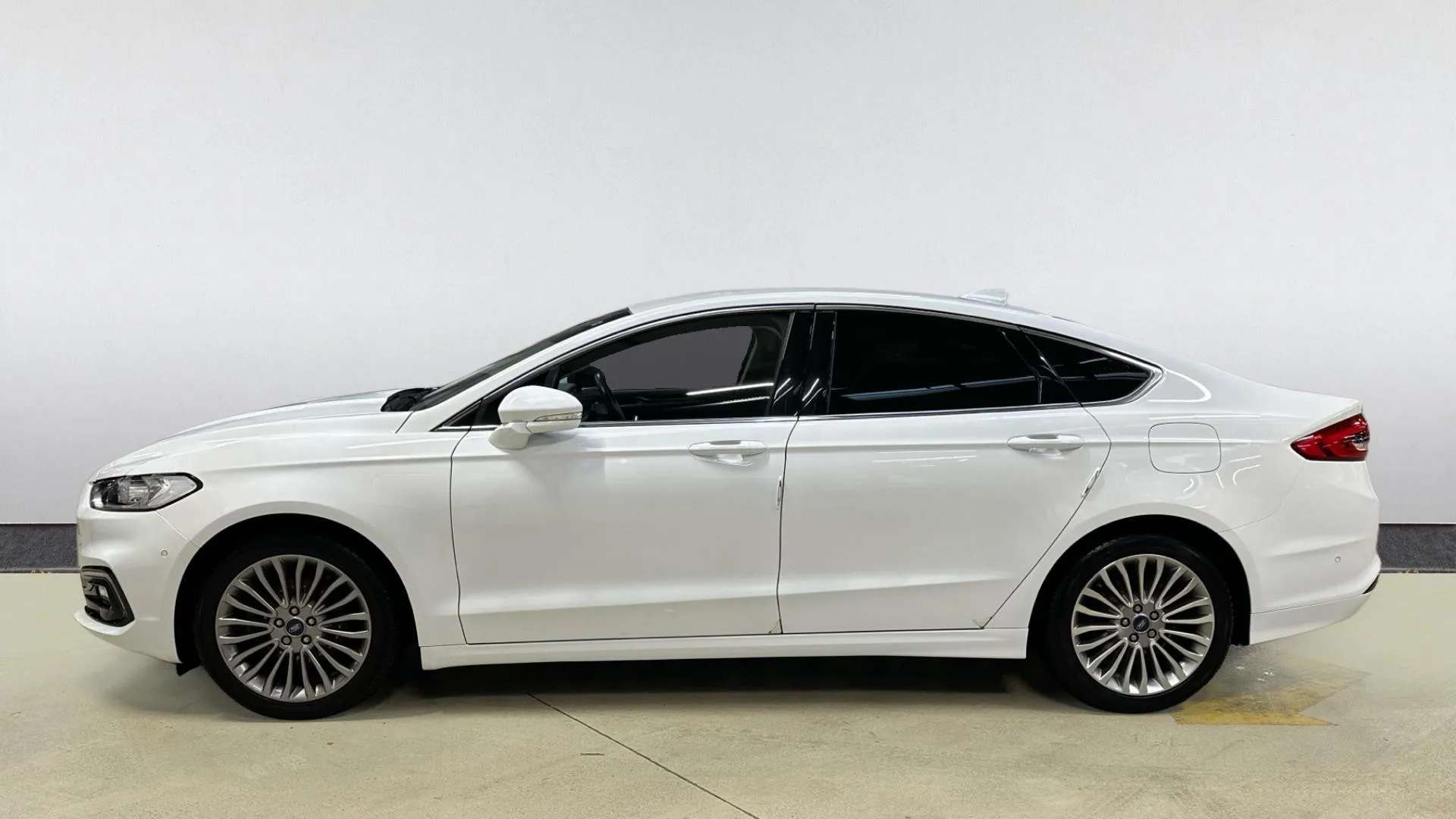 A 2020 FORD MONDEO 2.0 Hybrid Titanium Edition Auto A 2020 FORD MONDEO 2.0 Hybrid Titanium Edition Auto