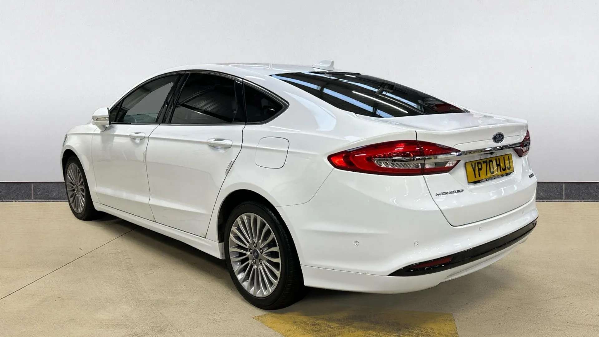 A 2020 FORD MONDEO 2.0 Hybrid Titanium Edition Auto A 2020 FORD MONDEO 2.0 Hybrid Titanium Edition Auto