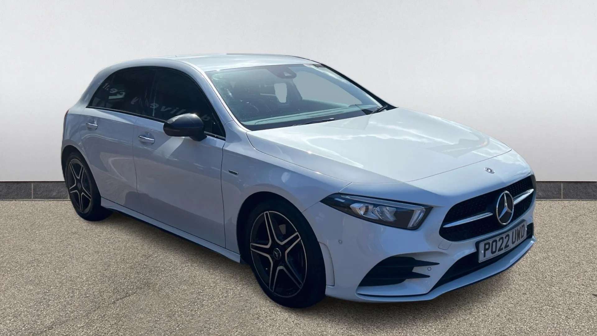 A 2022 MERCEDES-BENZ A CLASS A180 AMG Line Premium Edition Auto A 2022 MERCEDES-BENZ A CLASS A180 AMG Line Premium Edition Auto