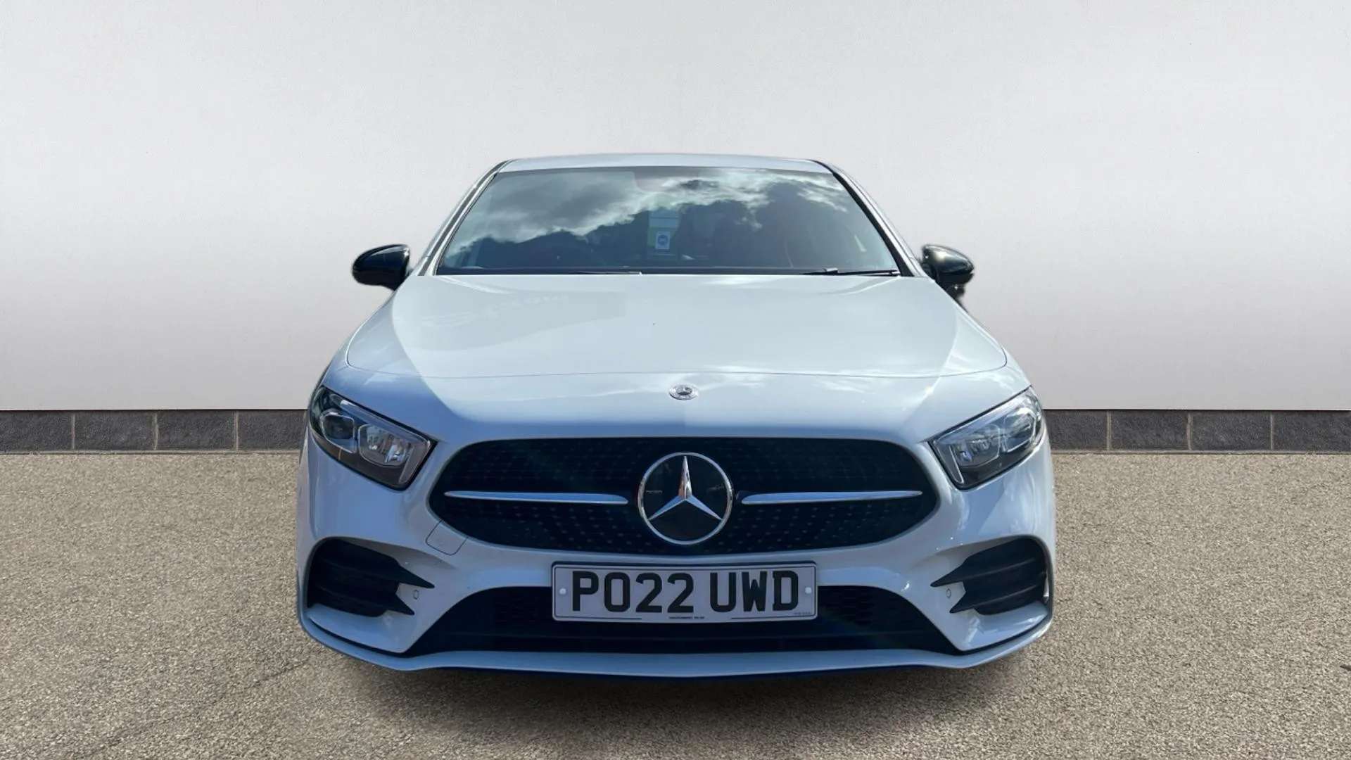 A 2022 MERCEDES-BENZ A CLASS A180 AMG Line Premium Edition Auto A 2022 MERCEDES-BENZ A CLASS A180 AMG Line Premium Edition Auto