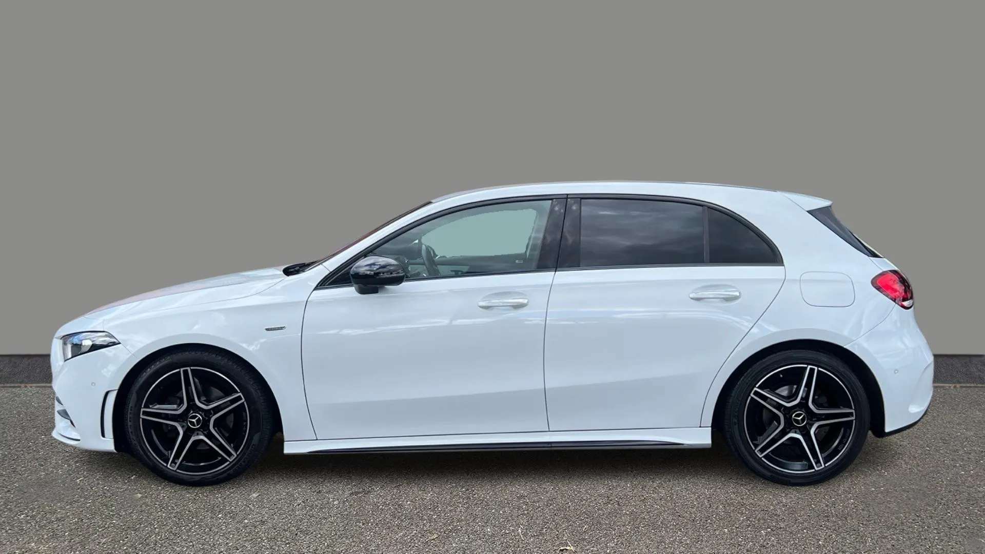 A 2022 MERCEDES-BENZ A CLASS A180d AMG Line Premium Edition Auto A 2022 MERCEDES-BENZ A CLASS A180d AMG Line Premium Edition Auto