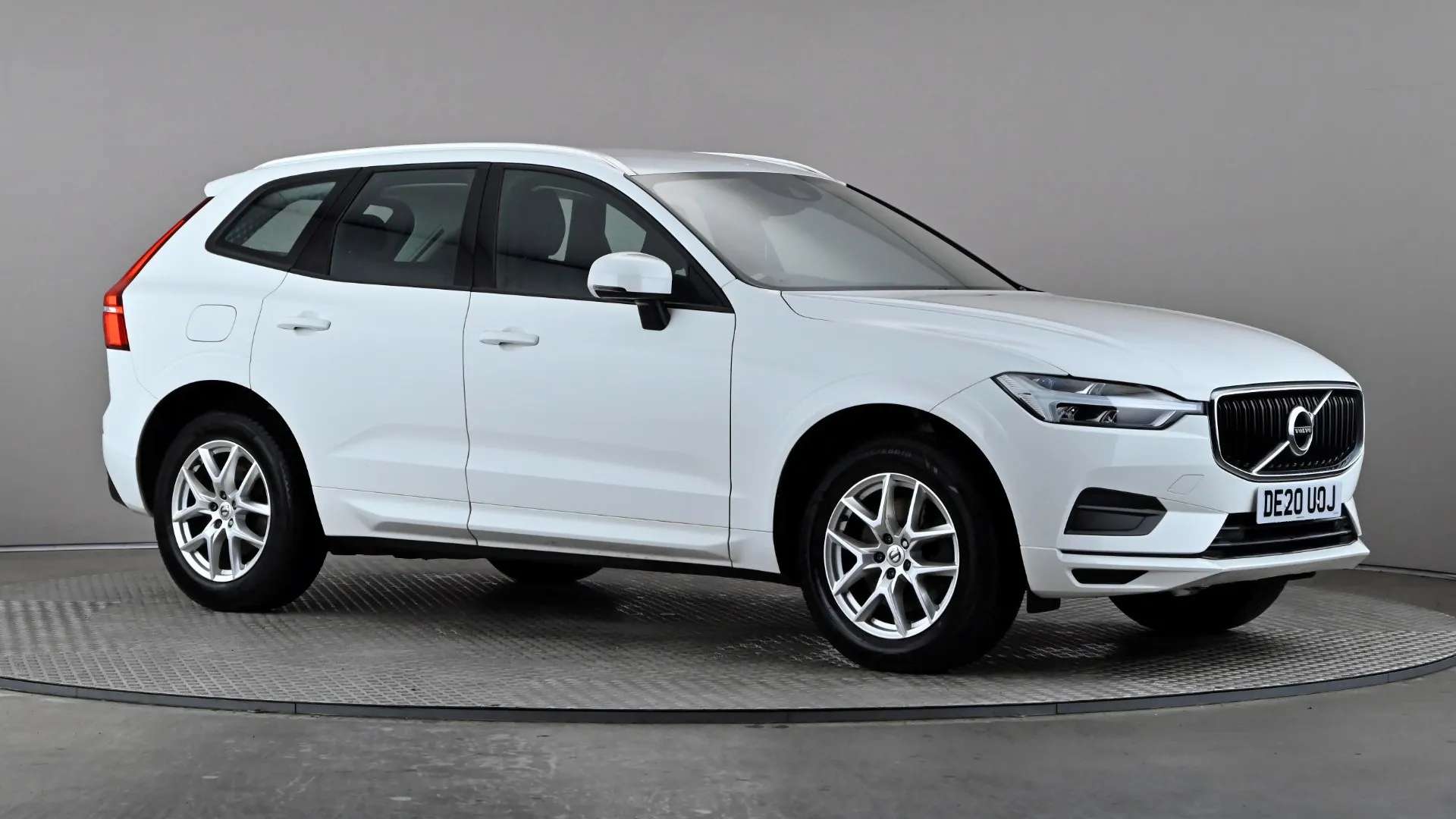 A 2020 VOLVO XC60 2.0 D4 Momentum Geartronic A 2020 VOLVO XC60 2.0 D4 Momentum Geartronic