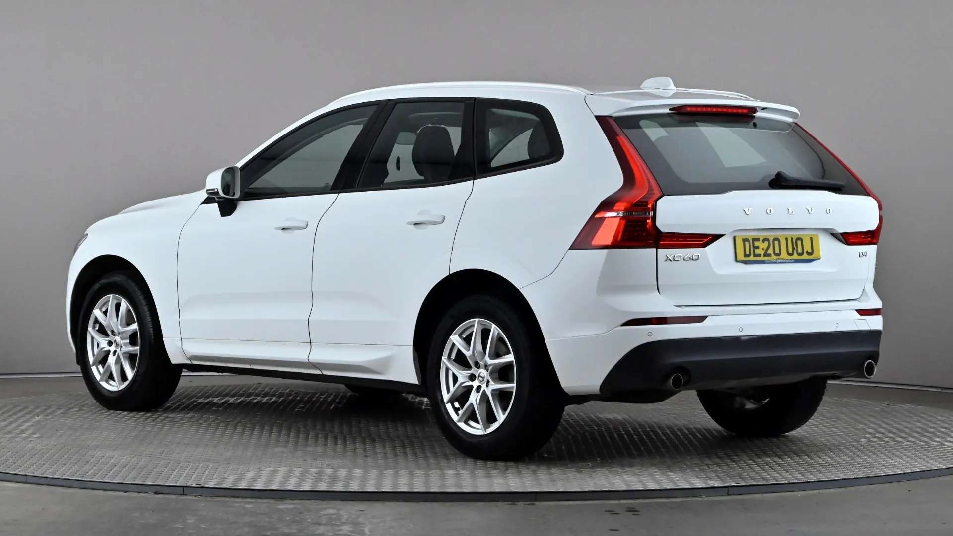 A 2020 VOLVO XC60 2.0 D4 Momentum Geartronic A 2020 VOLVO XC60 2.0 D4 Momentum Geartronic