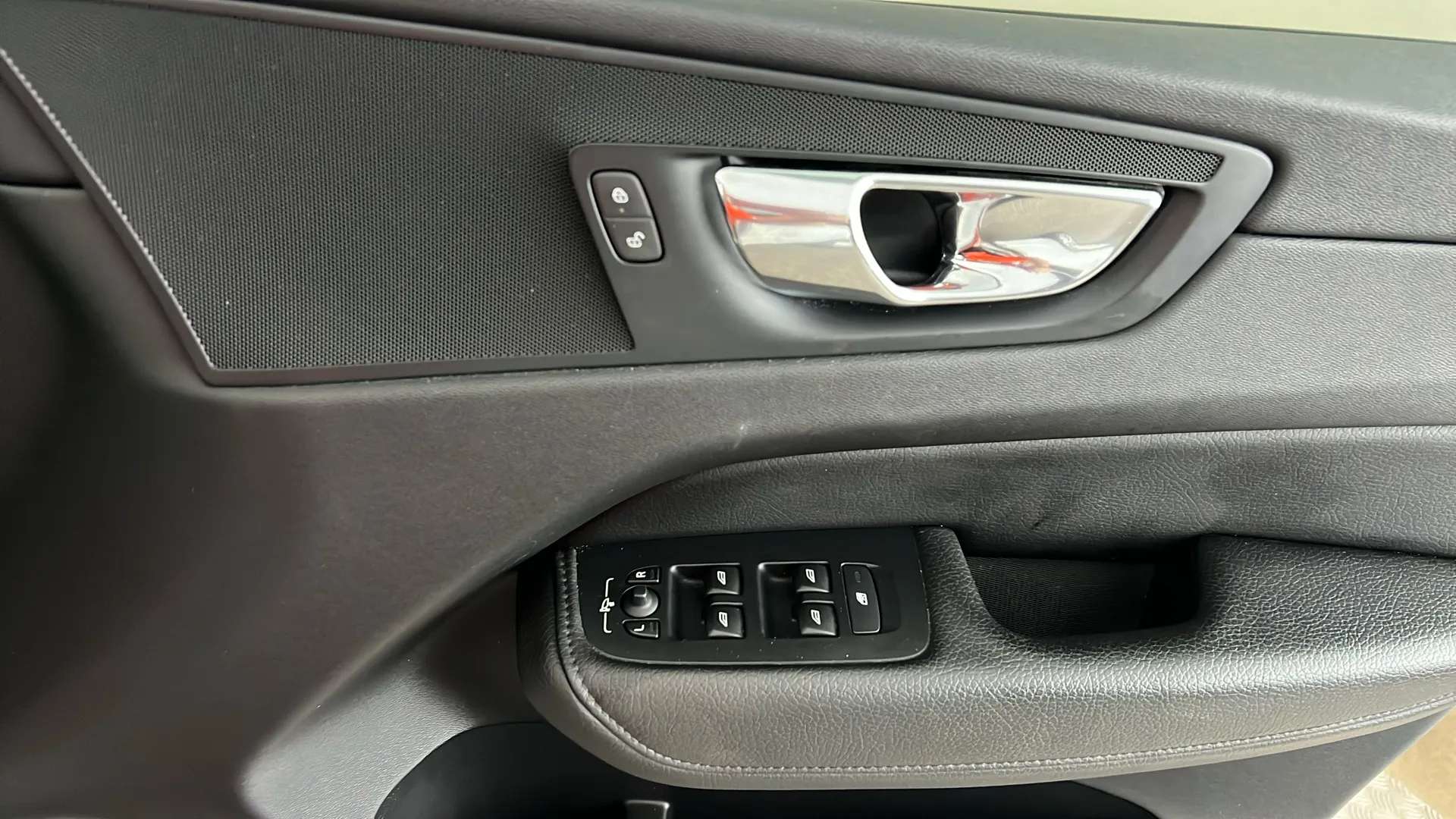 2020 VOLVO XC60 2020 VOLVO XC60