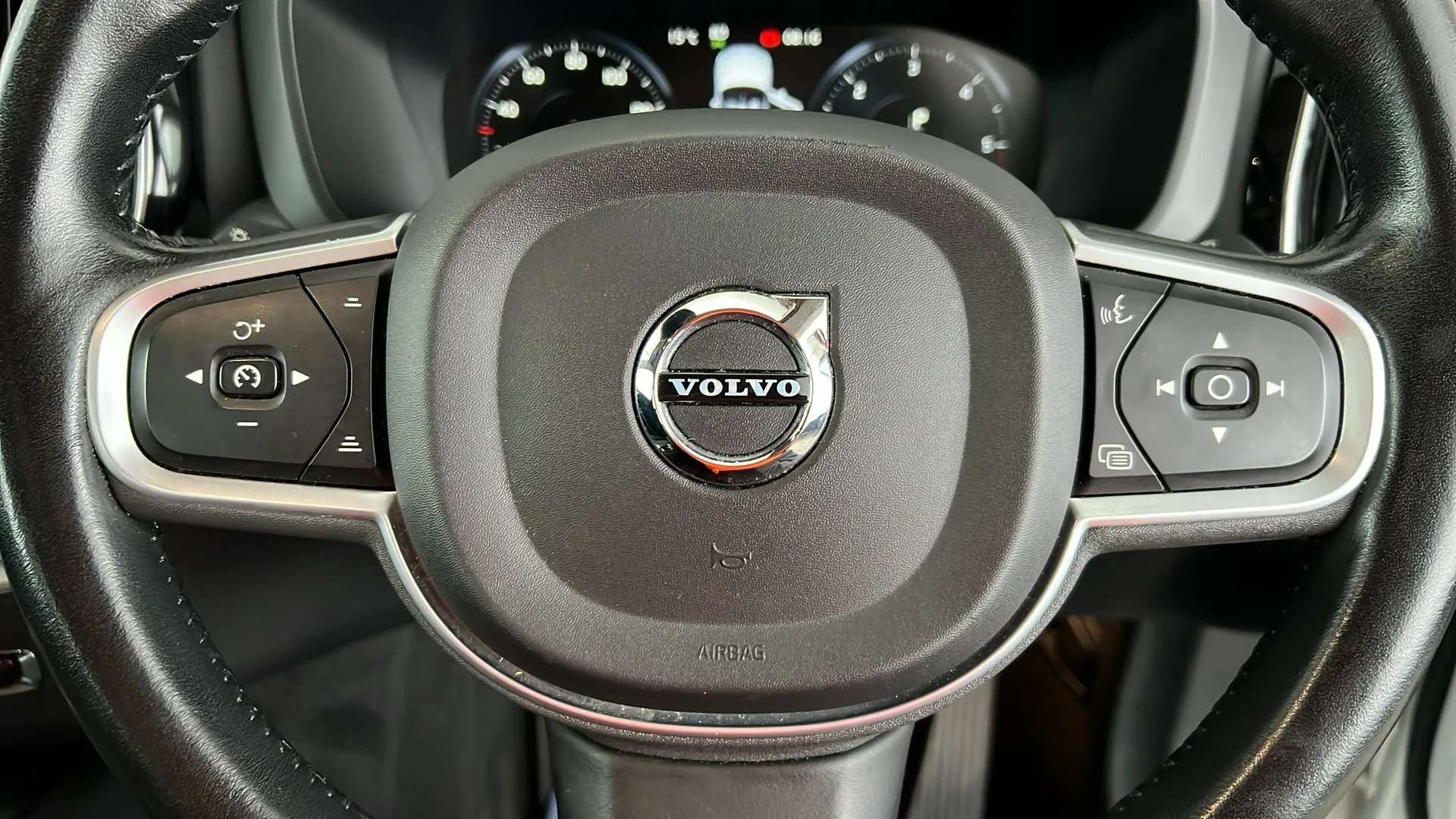 2020 VOLVO XC60 2020 VOLVO XC60
