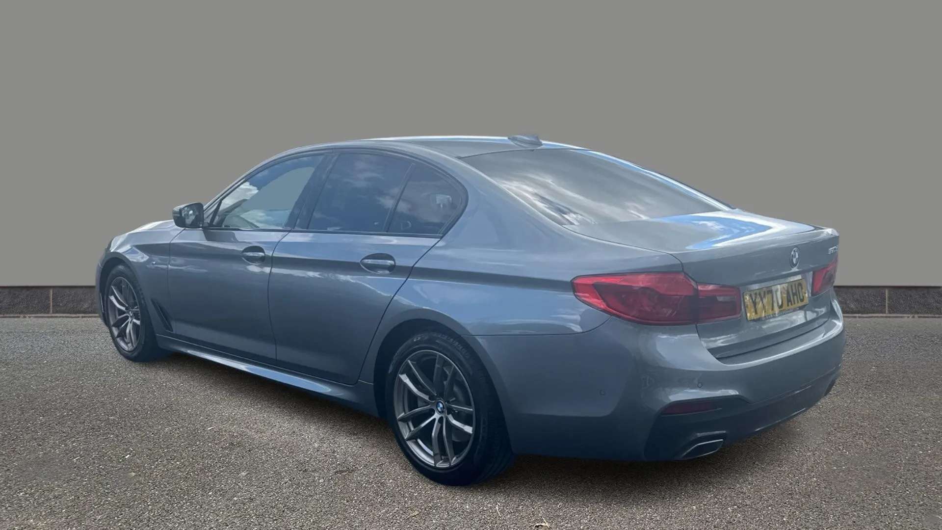 A 2020 BMW 5 SERIES 520d MHT M Sport Auto A 2020 BMW 5 SERIES 520d MHT M Sport Auto