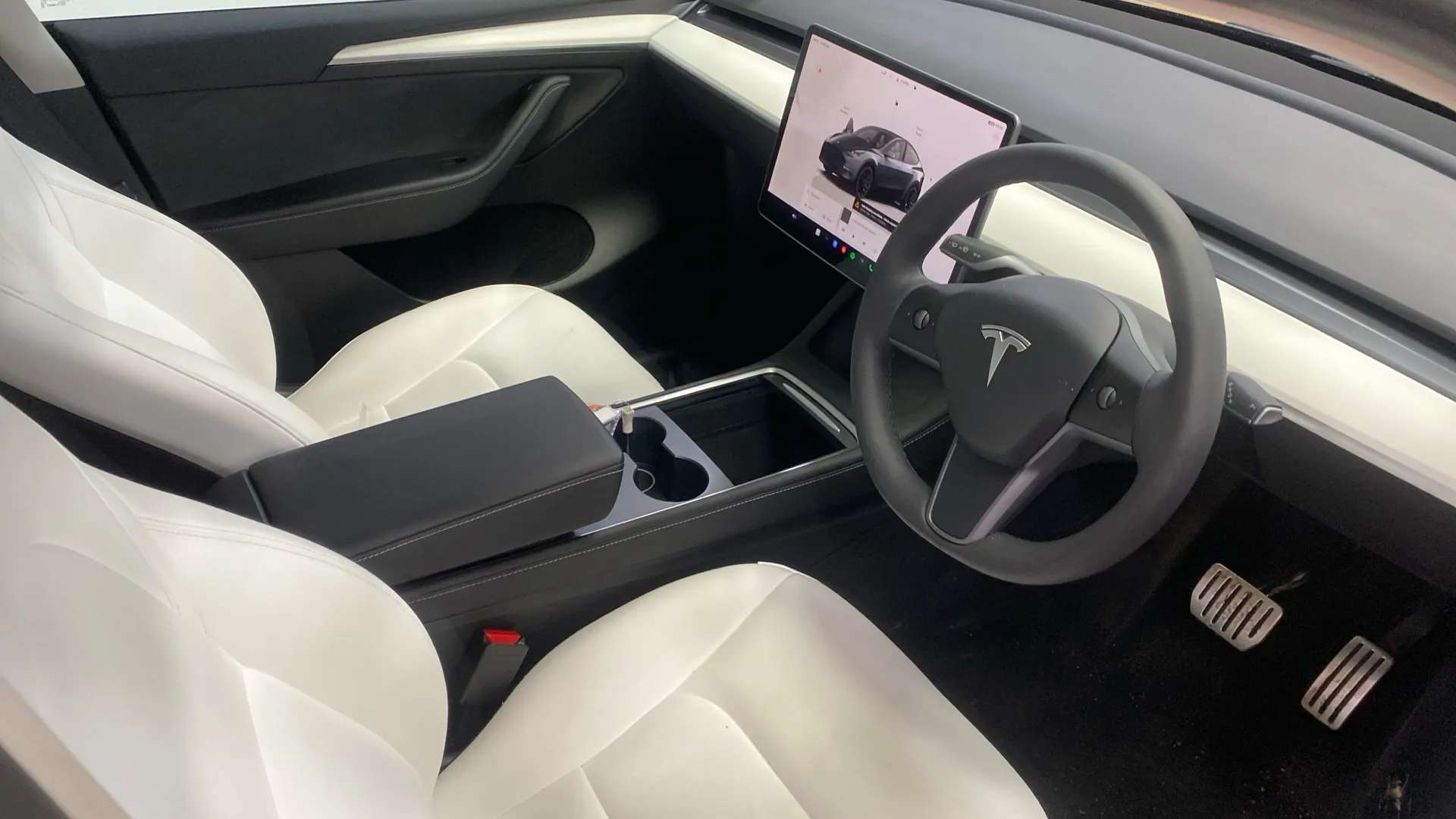 A 2023 TESLA MODEL Y Performance AWD Auto A 2023 TESLA MODEL Y Performance AWD Auto