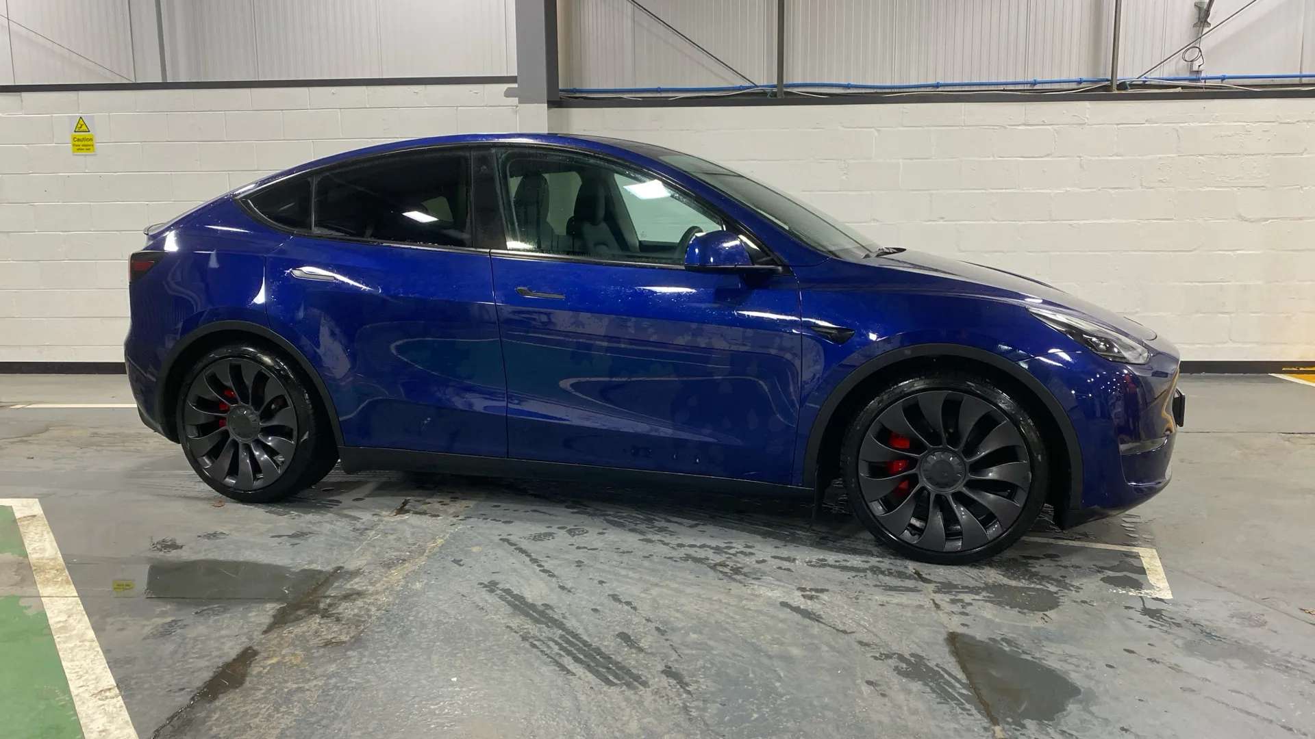 A 2022 TESLA MODEL Y Performance AWD Auto A 2022 TESLA MODEL Y Performance AWD Auto