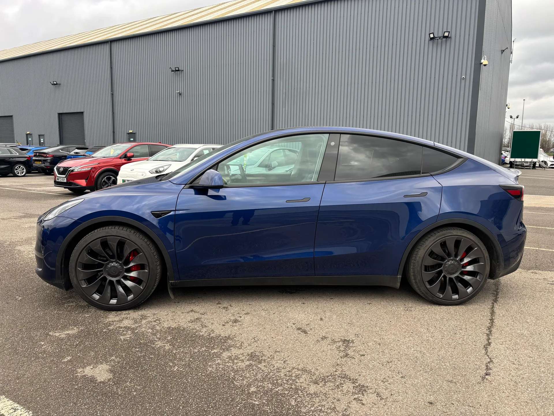 A 2022 TESLA MODEL Y Performance AWD Auto A 2022 TESLA MODEL Y Performance AWD Auto