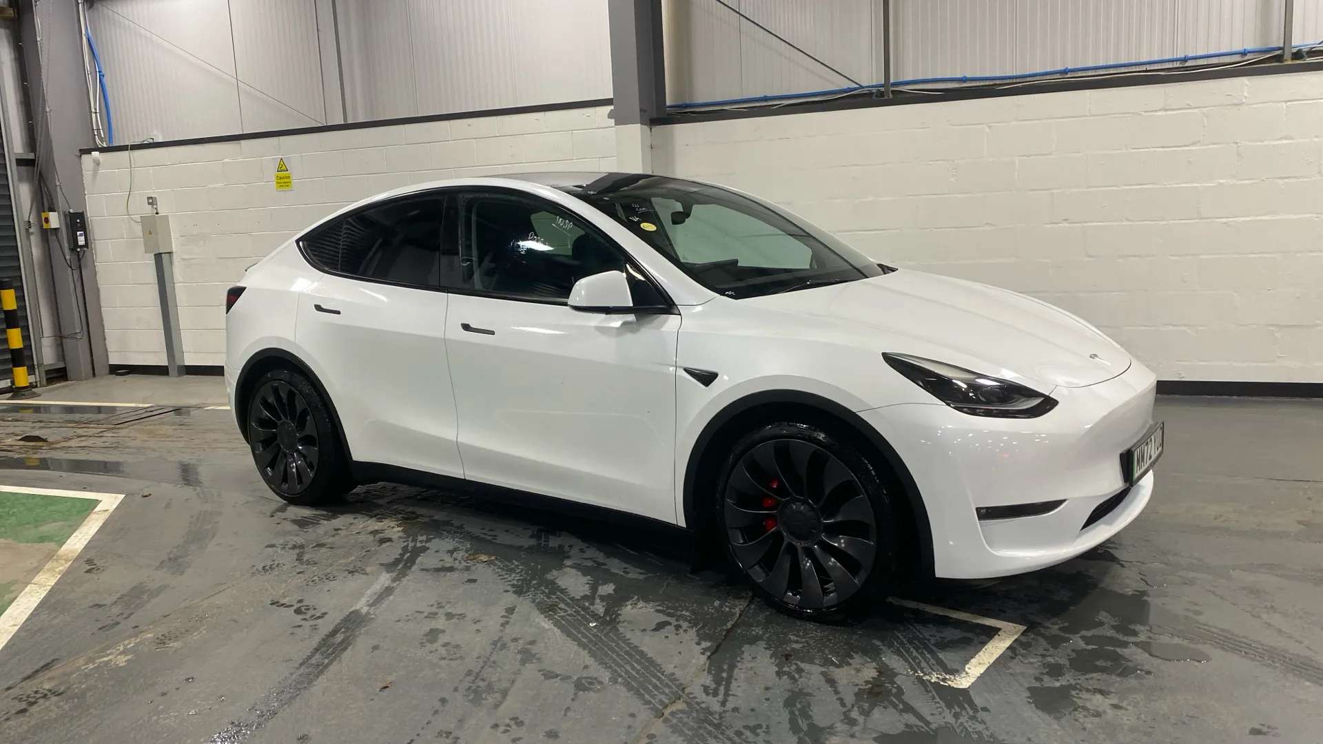 A 2022 TESLA MODEL Y Performance AWD Auto A 2022 TESLA MODEL Y Performance AWD Auto
