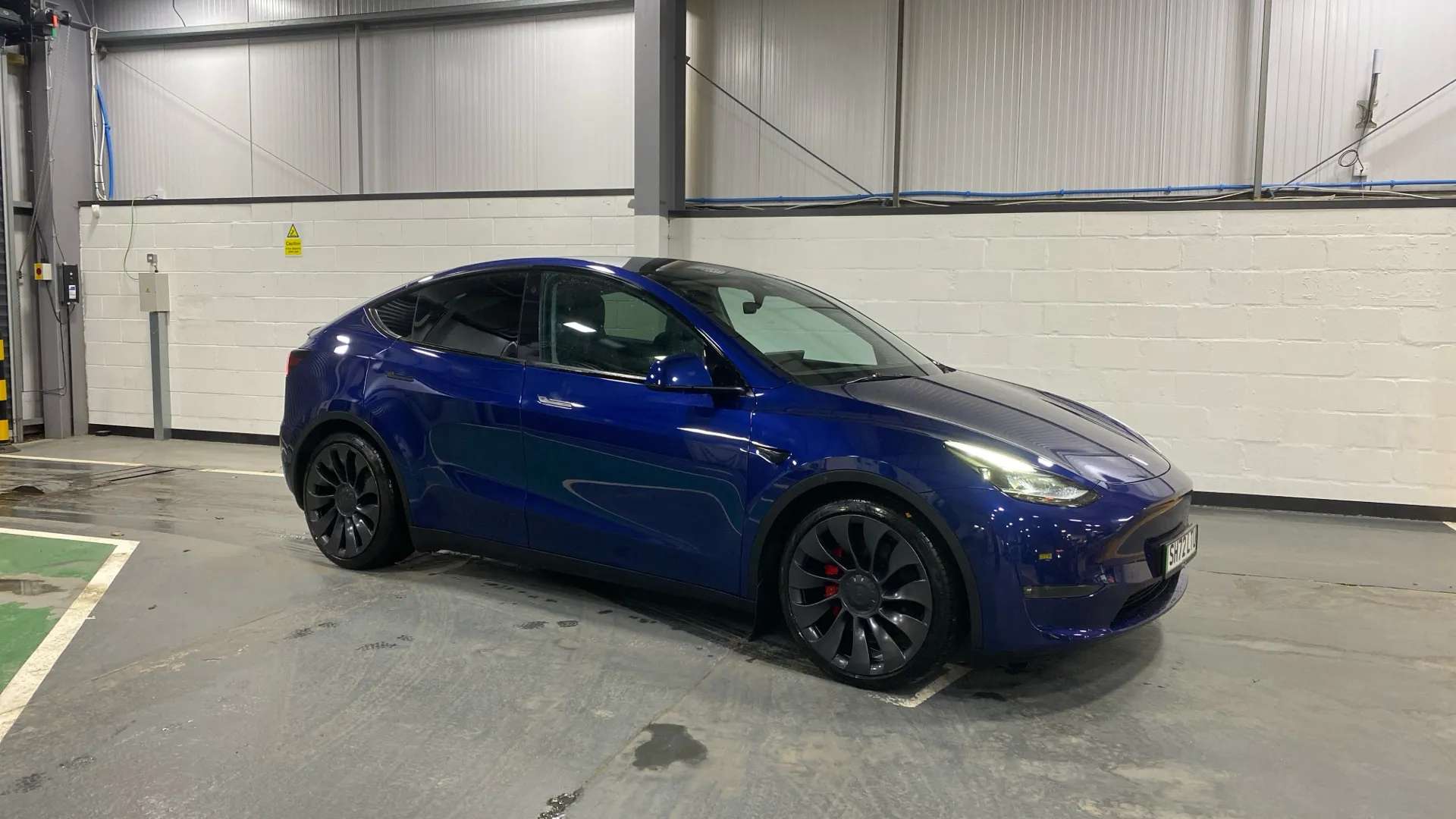 A 2022 TESLA MODEL Y Performance AWD Auto A 2022 TESLA MODEL Y Performance AWD Auto