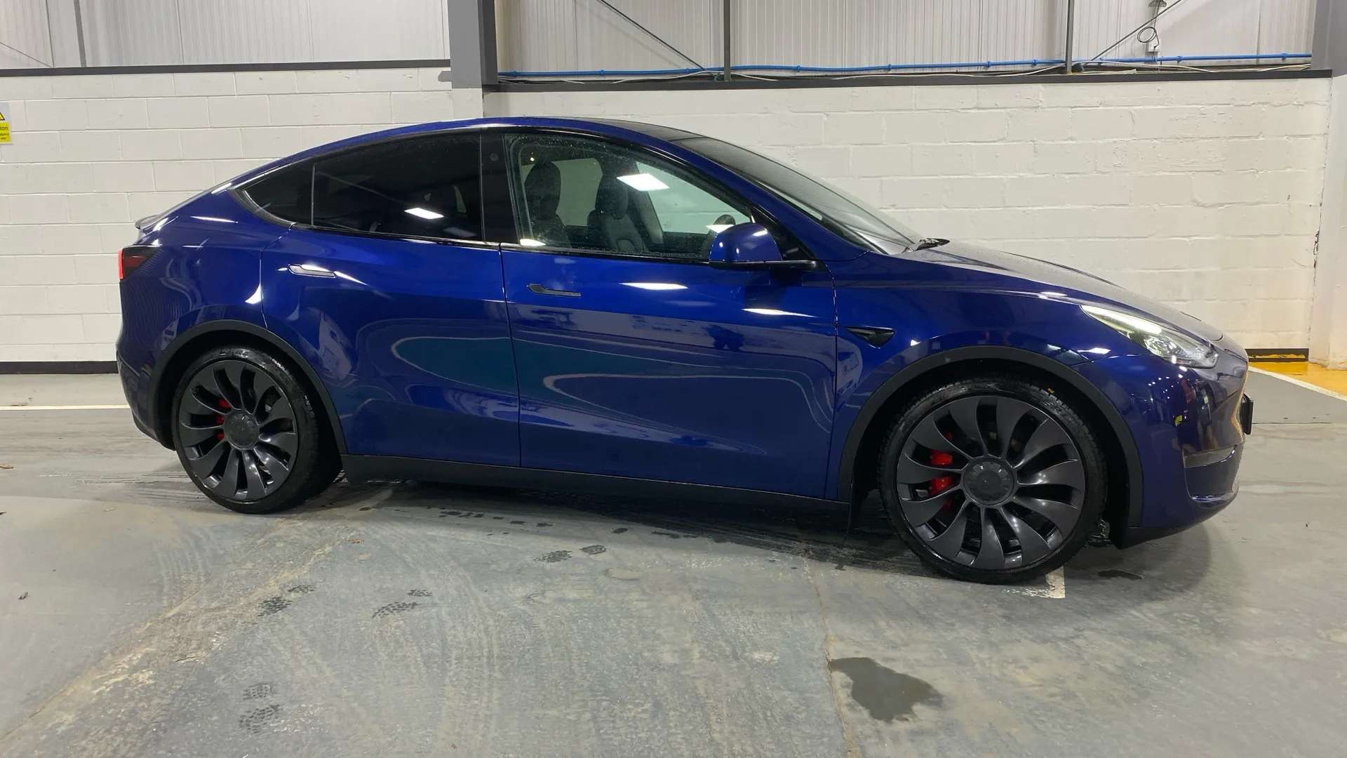A 2022 TESLA MODEL Y Performance AWD Auto A 2022 TESLA MODEL Y Performance AWD Auto