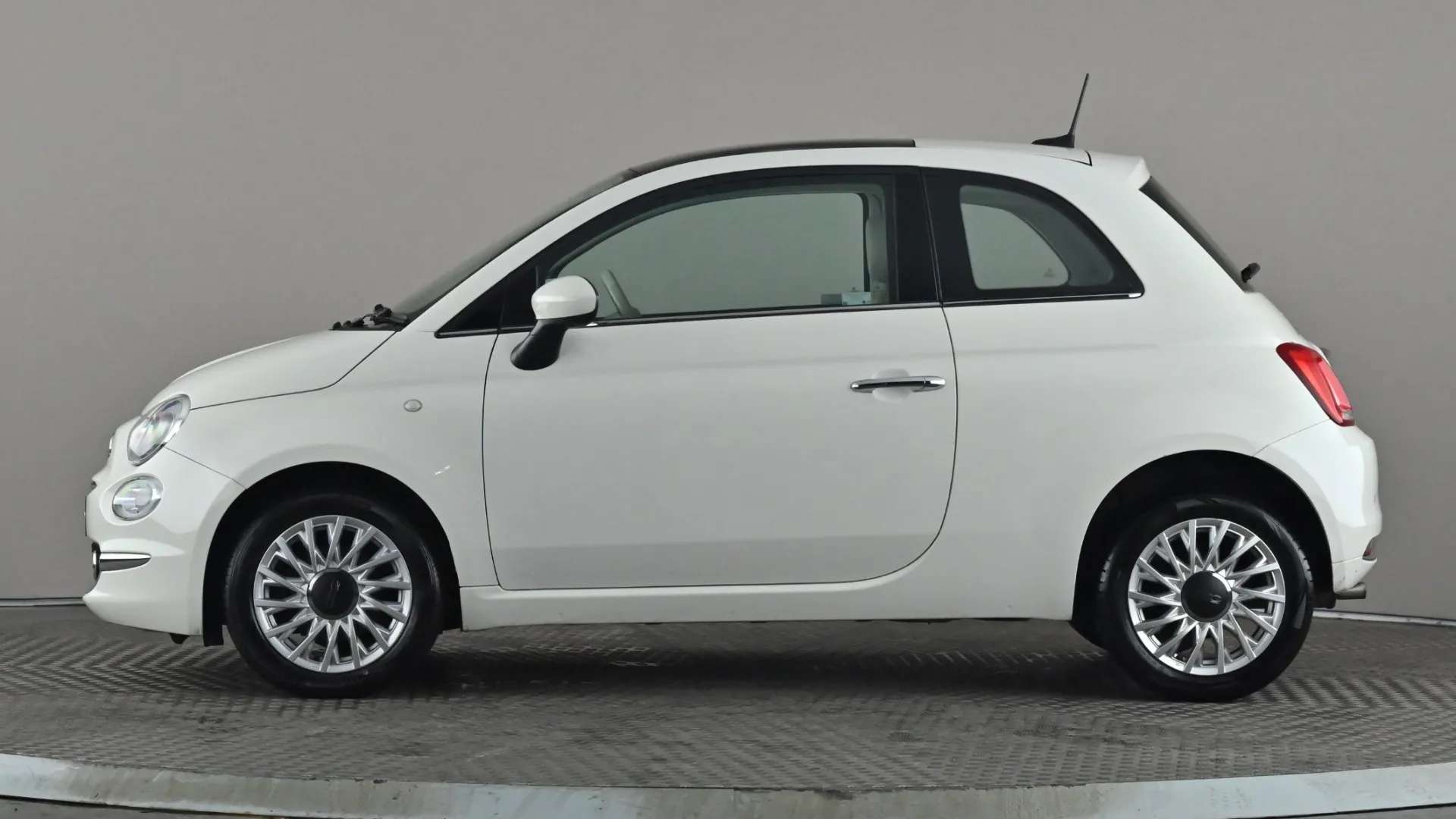 A 2018 FIAT 500 1.2 Lounge A 2018 FIAT 500 1.2 Lounge