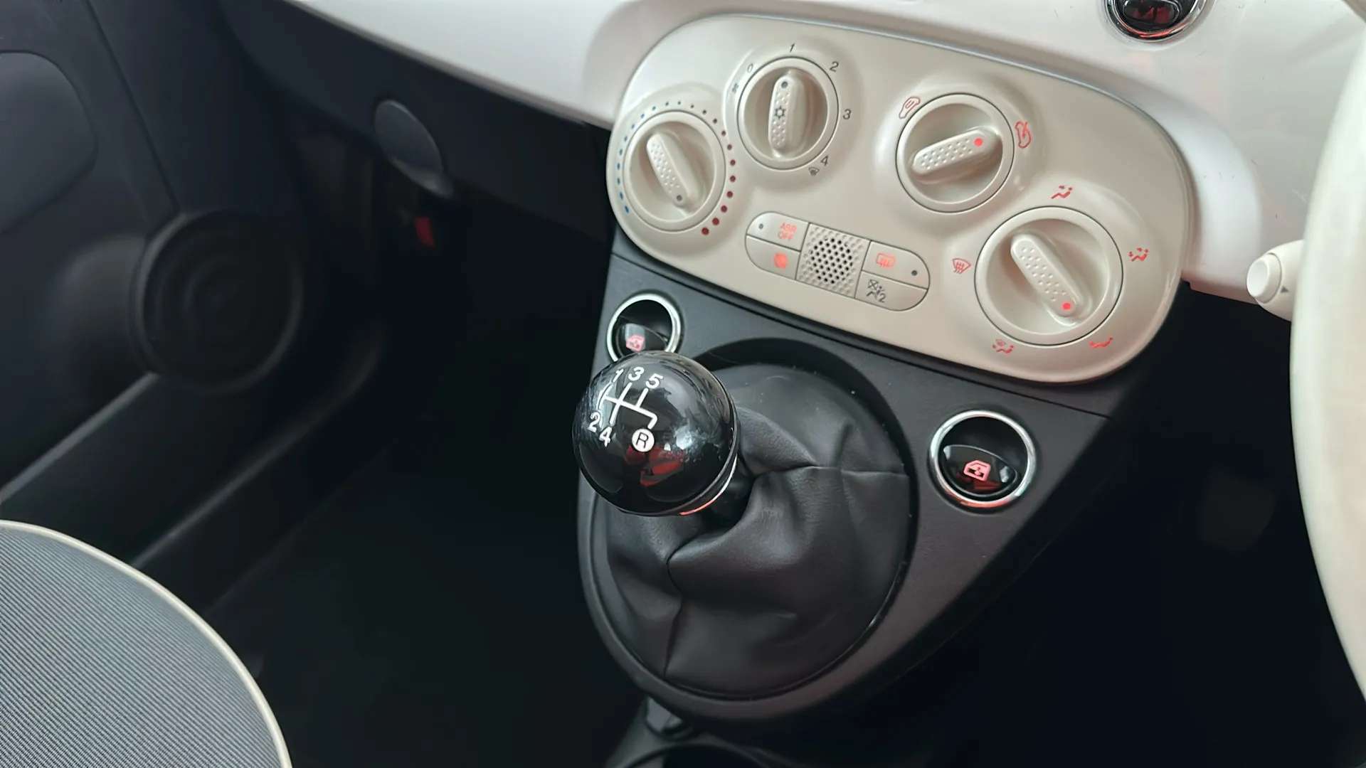 2018 FIAT 500 2018 FIAT 500