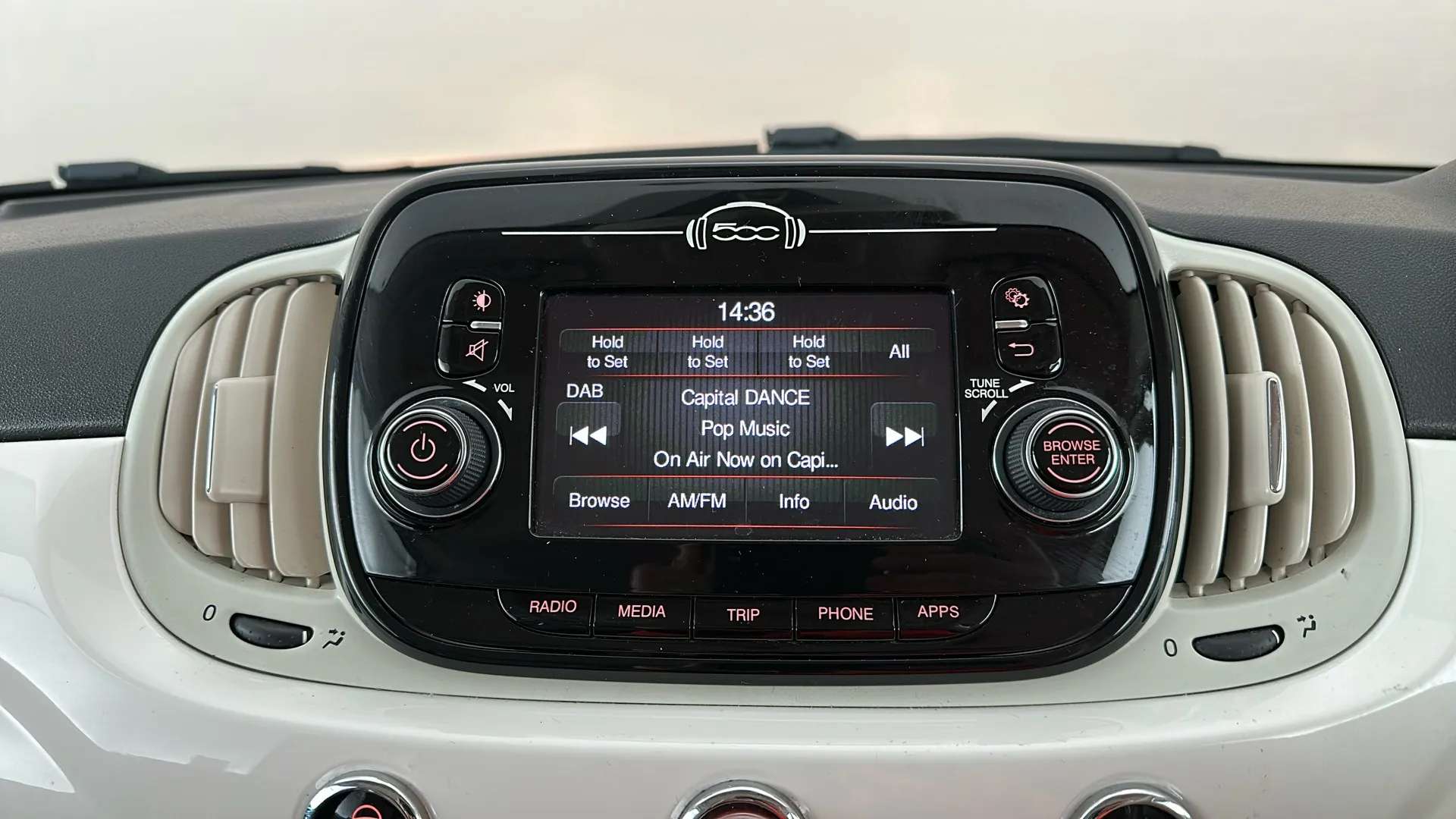 2018 FIAT 500 2018 FIAT 500