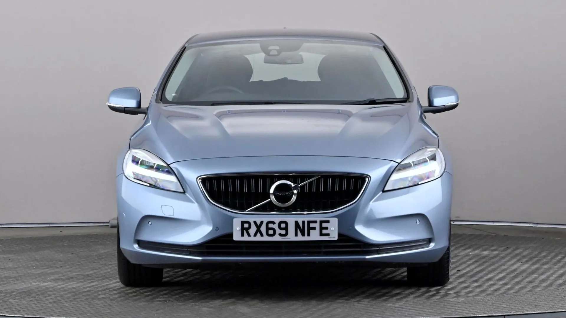 2019 VOLVO V40 2019 VOLVO V40