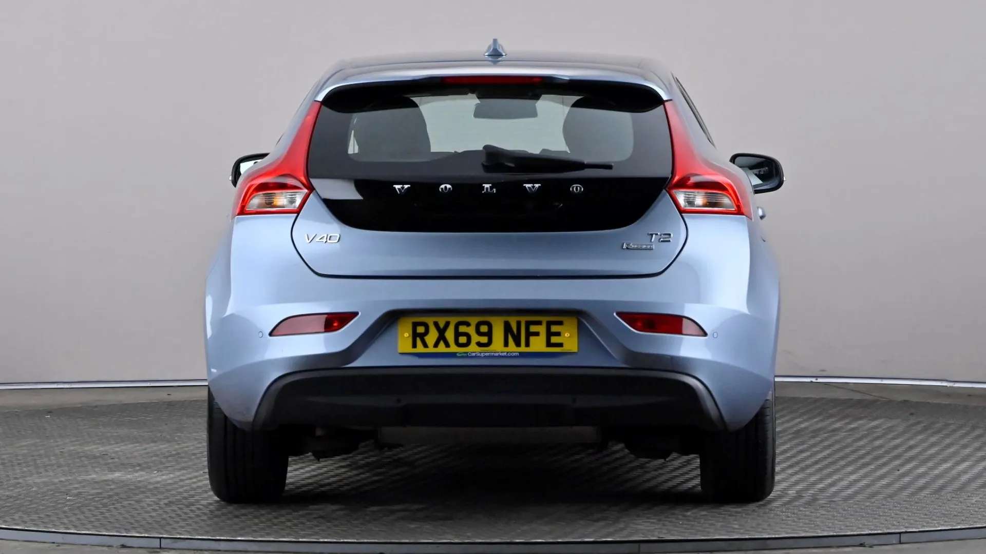 2019 VOLVO V40 2019 VOLVO V40
