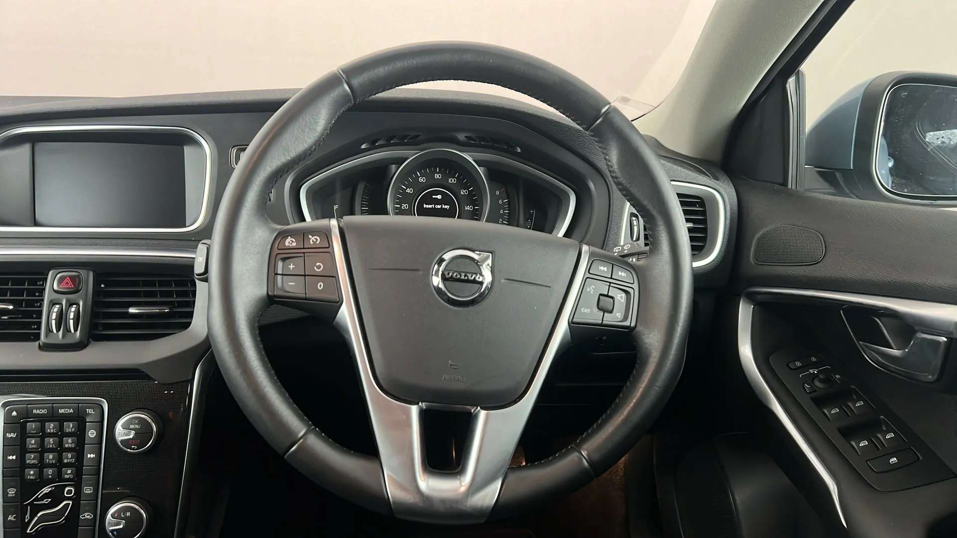 2019 VOLVO V40 2019 VOLVO V40