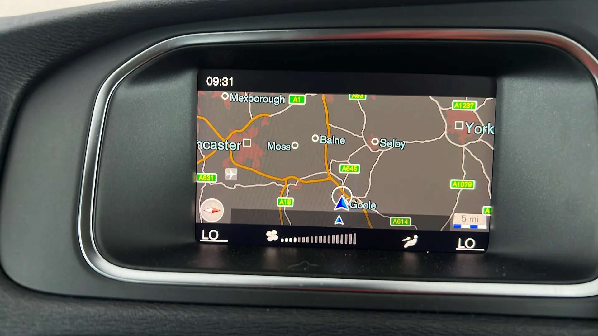 2019 VOLVO V40 2019 VOLVO V40