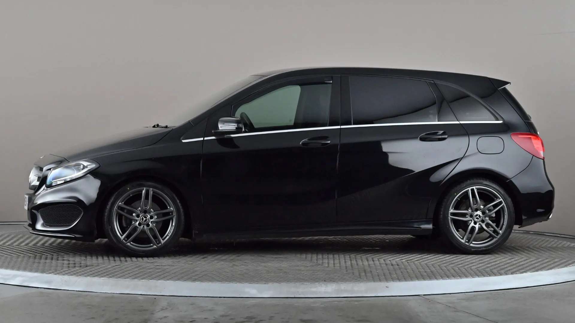 A 2017 MERCEDES-BENZ B CLASS B180d AMG Line Auto A 2017 MERCEDES-BENZ B CLASS B180d AMG Line Auto