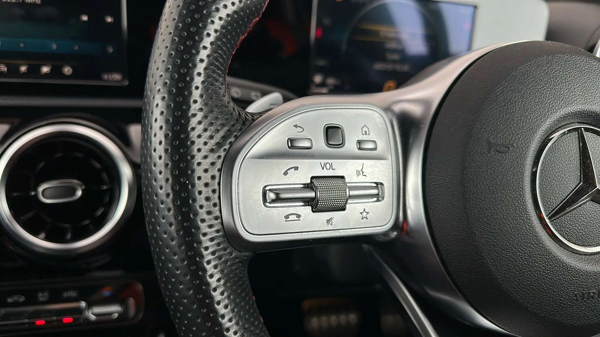 2019 MERCEDES-BENZ A CLASS 2019 MERCEDES-BENZ A CLASS