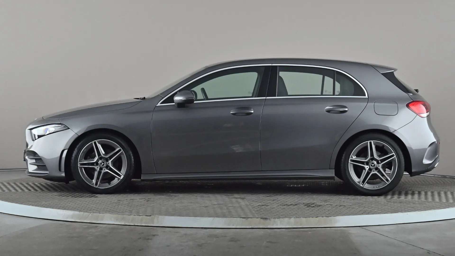 A 2019 MERCEDES-BENZ A CLASS A200 AMG Line Auto A 2019 MERCEDES-BENZ A CLASS A200 AMG Line Auto