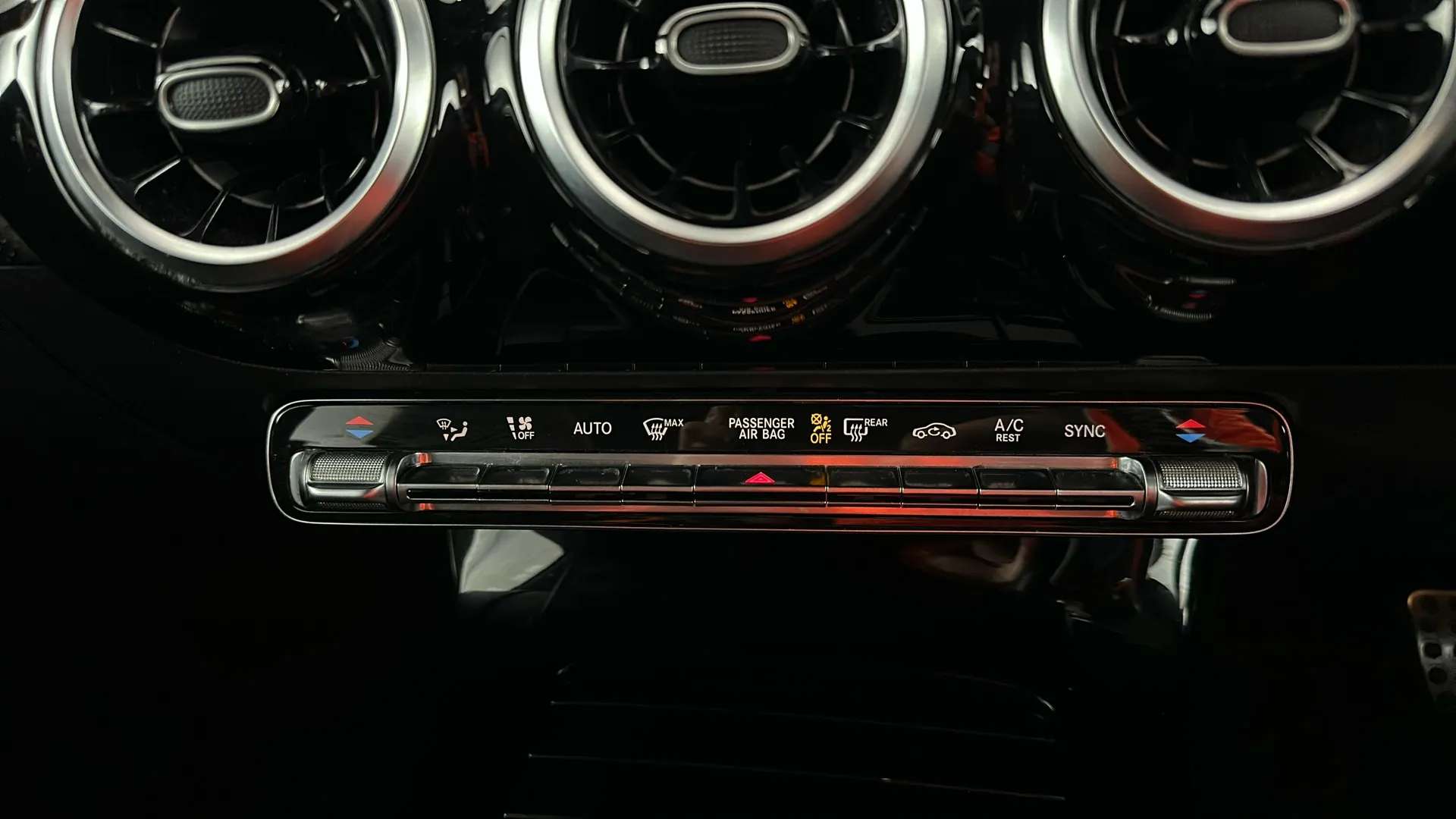 2019 MERCEDES-BENZ A CLASS 2019 MERCEDES-BENZ A CLASS