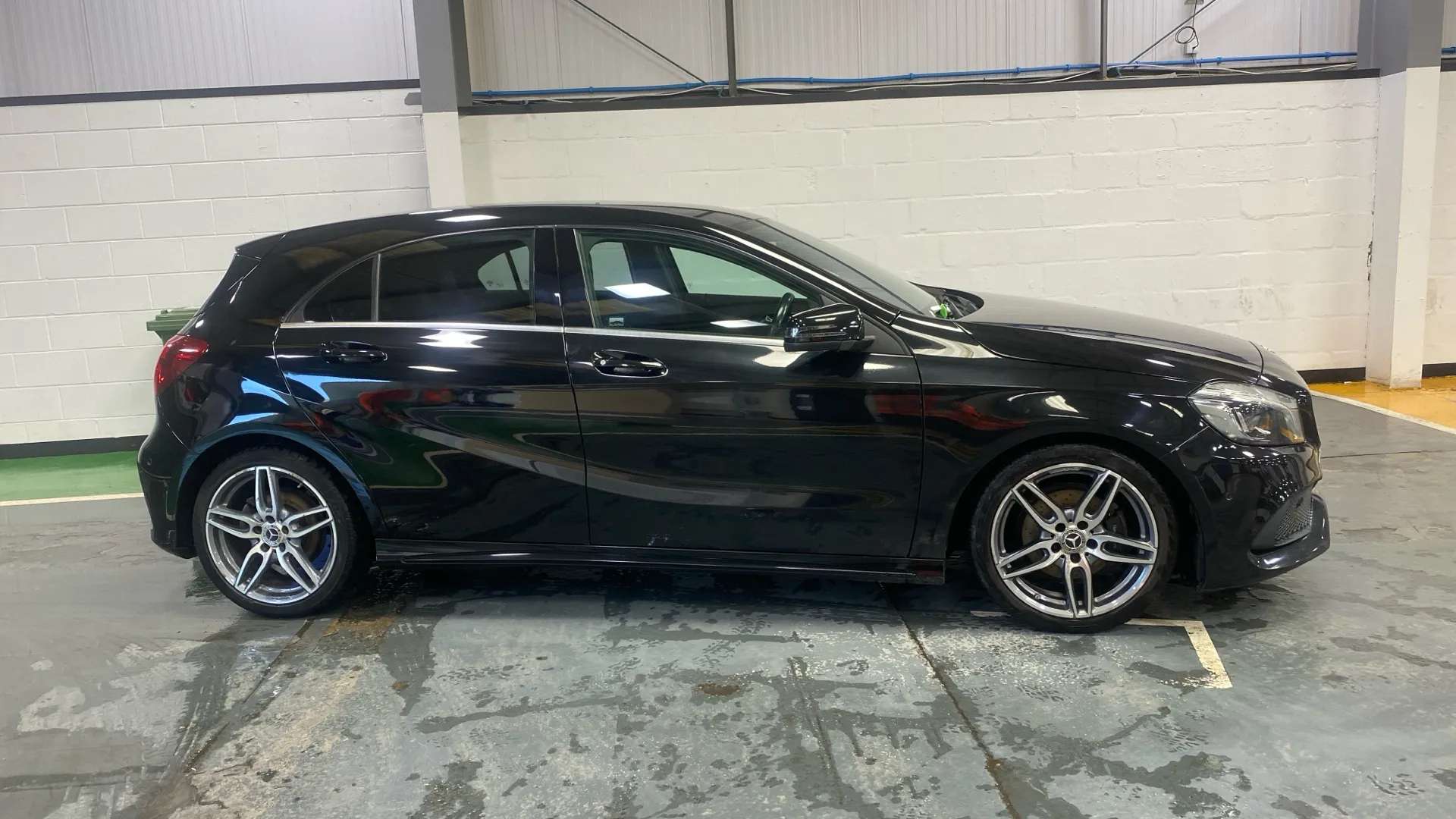A 2018 MERCEDES-BENZ A CLASS A180 AMG Line Premium A 2018 MERCEDES-BENZ A CLASS A180 AMG Line Premium