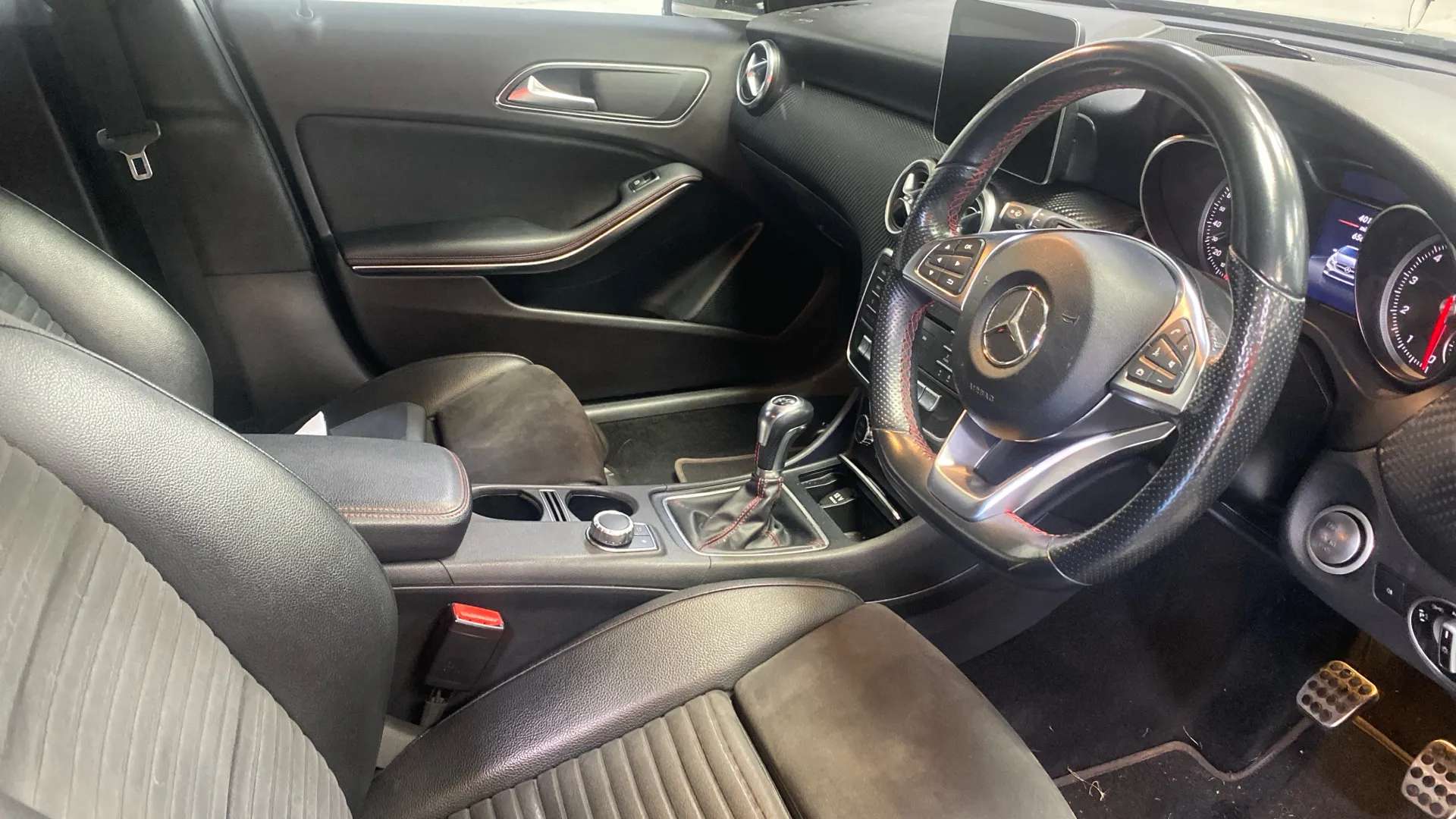A 2018 MERCEDES-BENZ A CLASS A180 AMG Line Premium A 2018 MERCEDES-BENZ A CLASS A180 AMG Line Premium