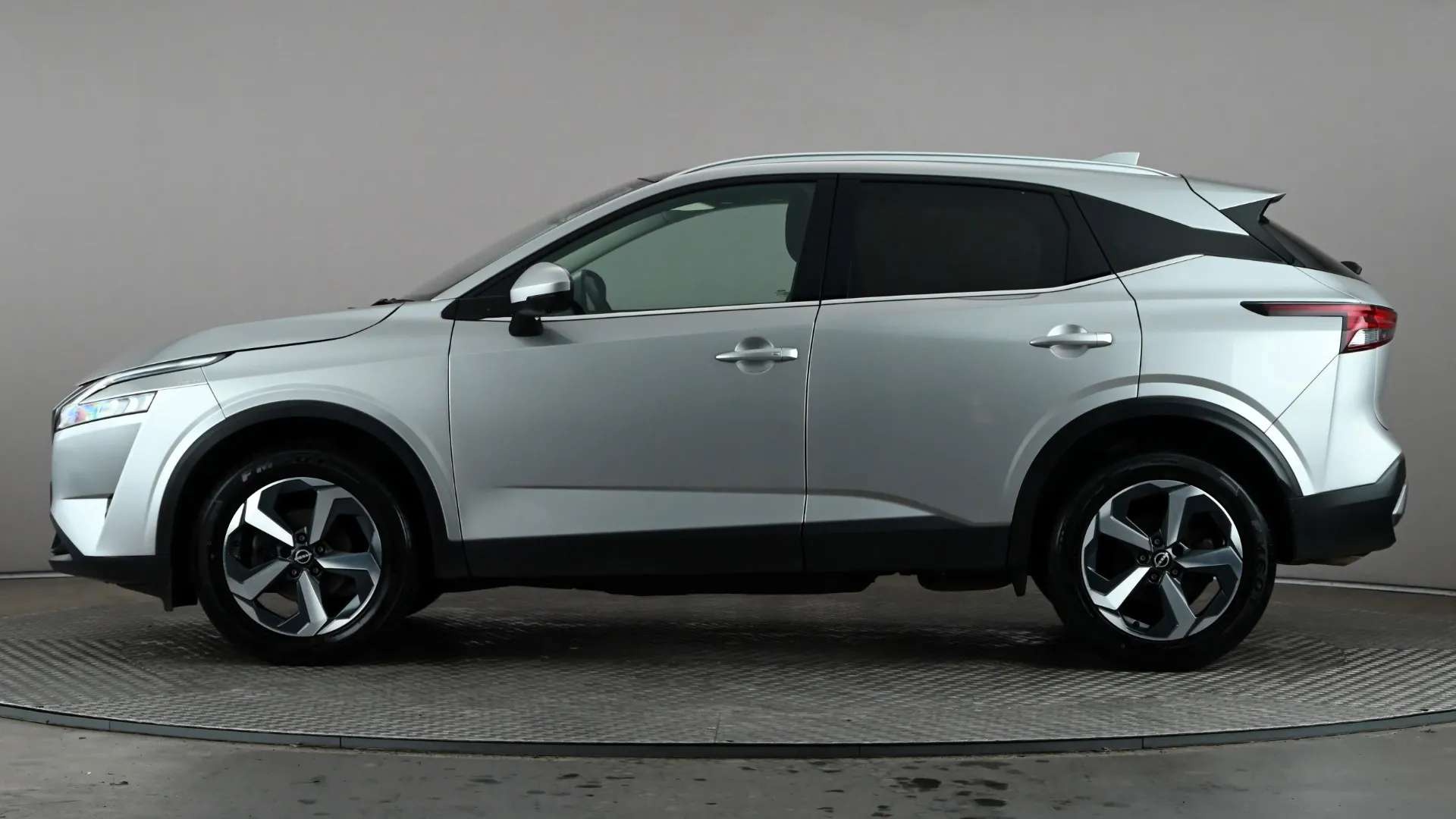 A 2024 NISSAN QASHQAI 1.3 DiG-T MH N-Connecta A 2024 NISSAN QASHQAI 1.3 DiG-T MH N-Connecta