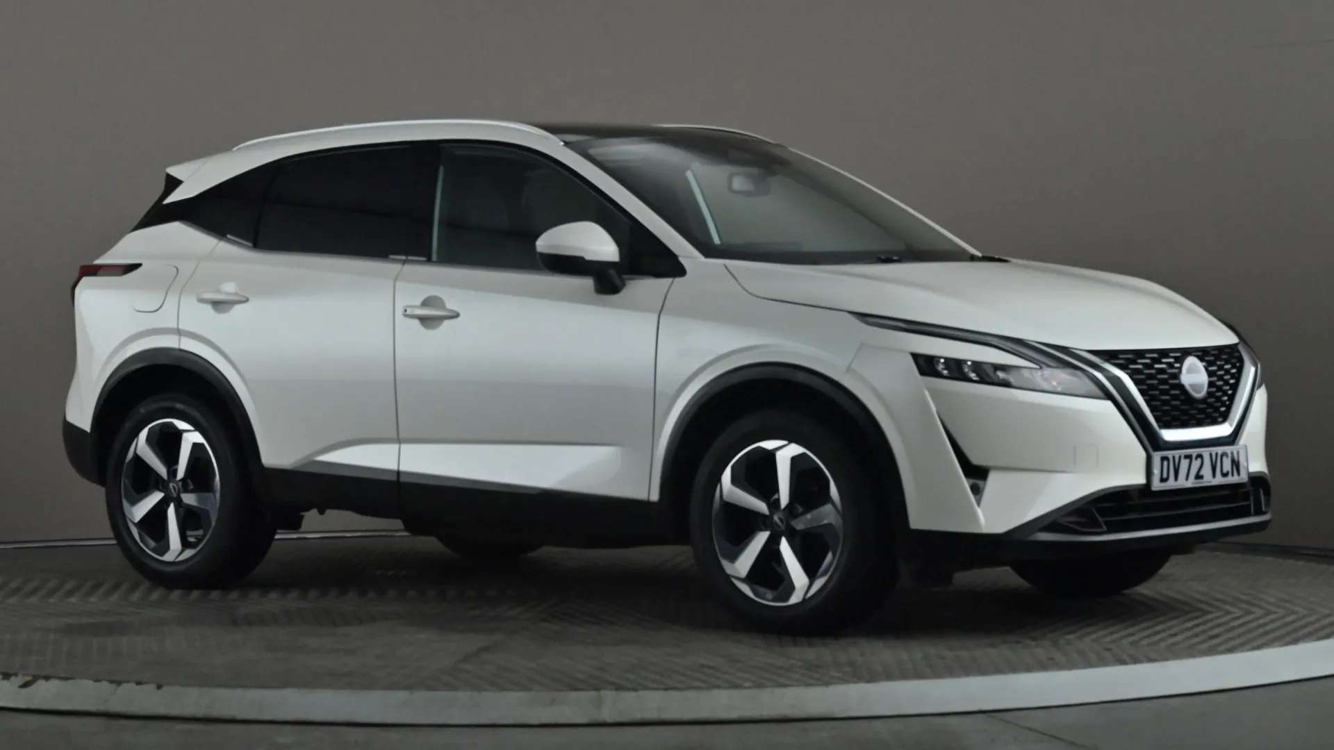 Check out this Nissan Qashqai 2022 Hybrid Electric Manual