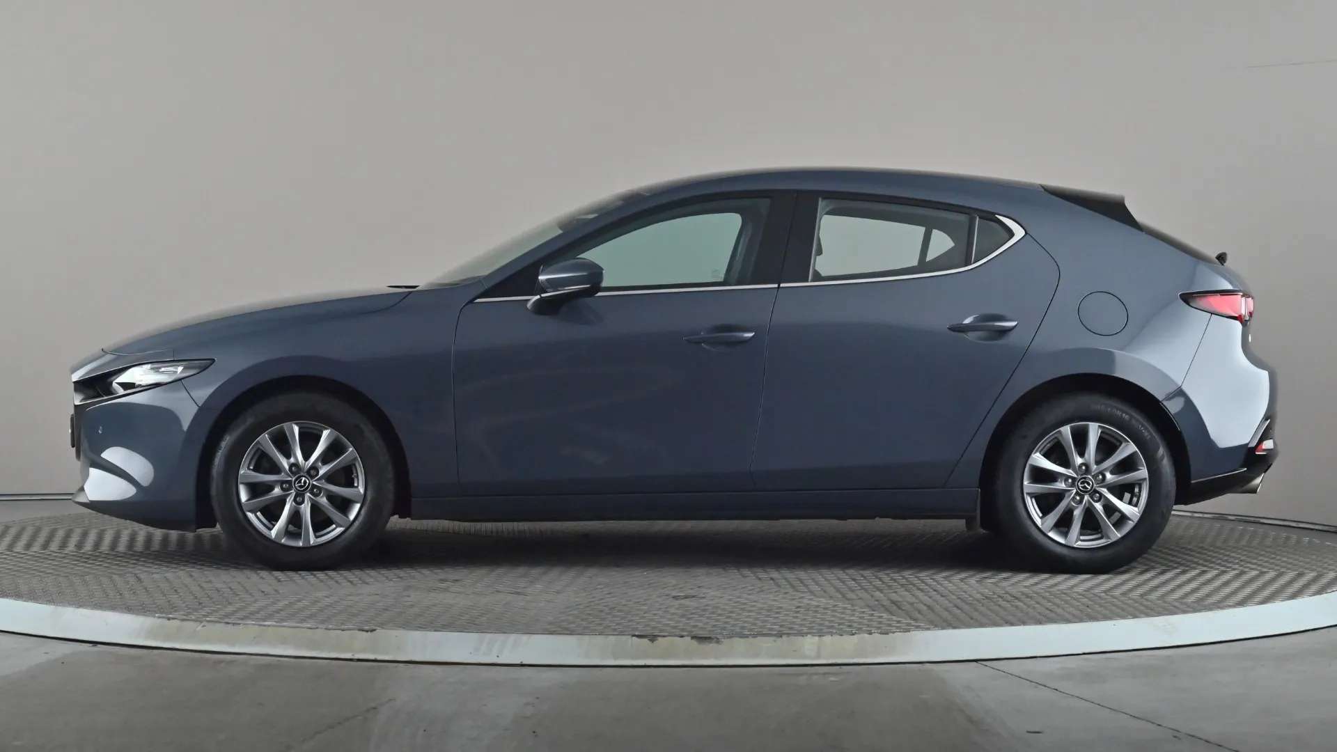 A 2023 MAZDA MAZDA3 2.0 e-Skyactiv G MHEV SE-L Lux A 2023 MAZDA MAZDA3 2.0 e-Skyactiv G MHEV SE-L Lux