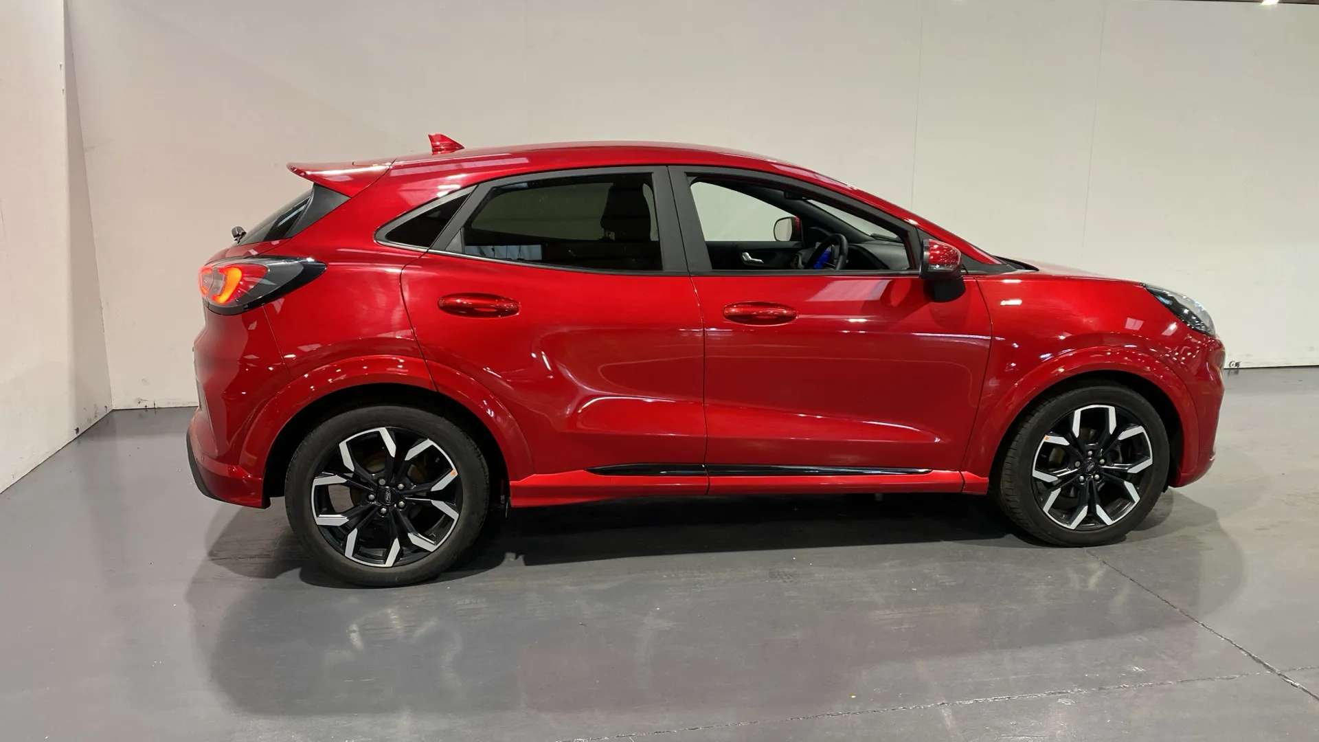 A 2022 FORD PUMA 1.0 EcoBoost Hybrid mHEV ST-Line X A 2022 FORD PUMA 1.0 EcoBoost Hybrid mHEV ST-Line X