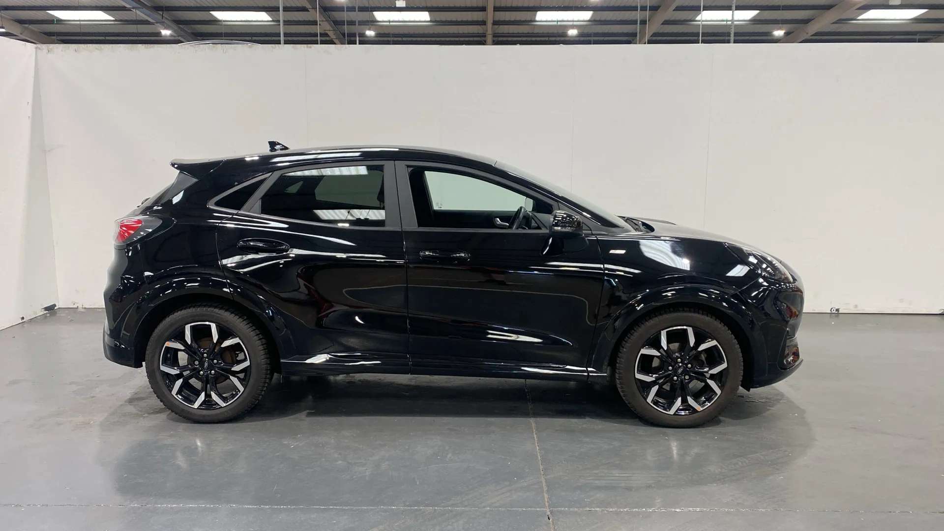 A 2024 FORD PUMA 1.0 EcoBoost Hybrid mHEV ST-Line X A 2024 FORD PUMA 1.0 EcoBoost Hybrid mHEV ST-Line X
