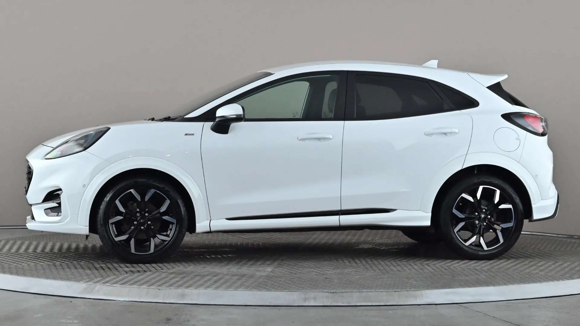 A 2023 FORD PUMA 1.0 EcoBoost Hybrid mHEV ST-Line X A 2023 FORD PUMA 1.0 EcoBoost Hybrid mHEV ST-Line X
