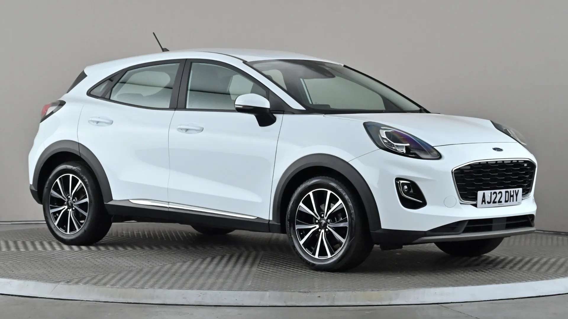 A 2022 FORD PUMA 1.0 EcoBoost Hybrid mHEV Titanium A 2022 FORD PUMA 1.0 EcoBoost Hybrid mHEV Titanium