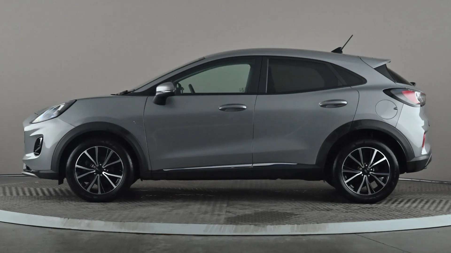 A 2023 FORD PUMA 1.0 EcoBoost Hybrid mHEV Titanium A 2023 FORD PUMA 1.0 EcoBoost Hybrid mHEV Titanium